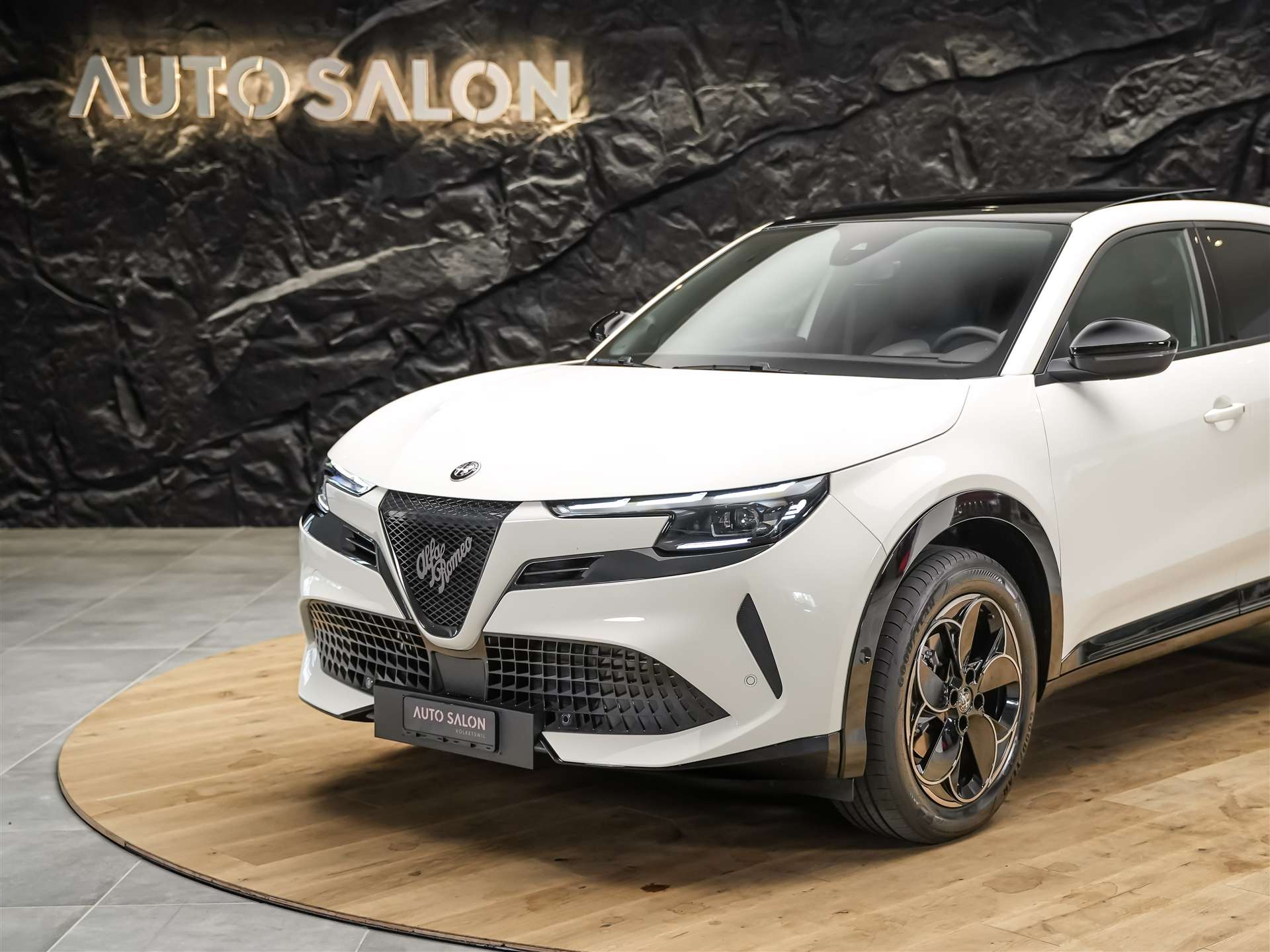 ALFA ROMEO Junior 1.2 4X4 *Werksgarantie*20" Felgen*Panorama*Massage*-image-14