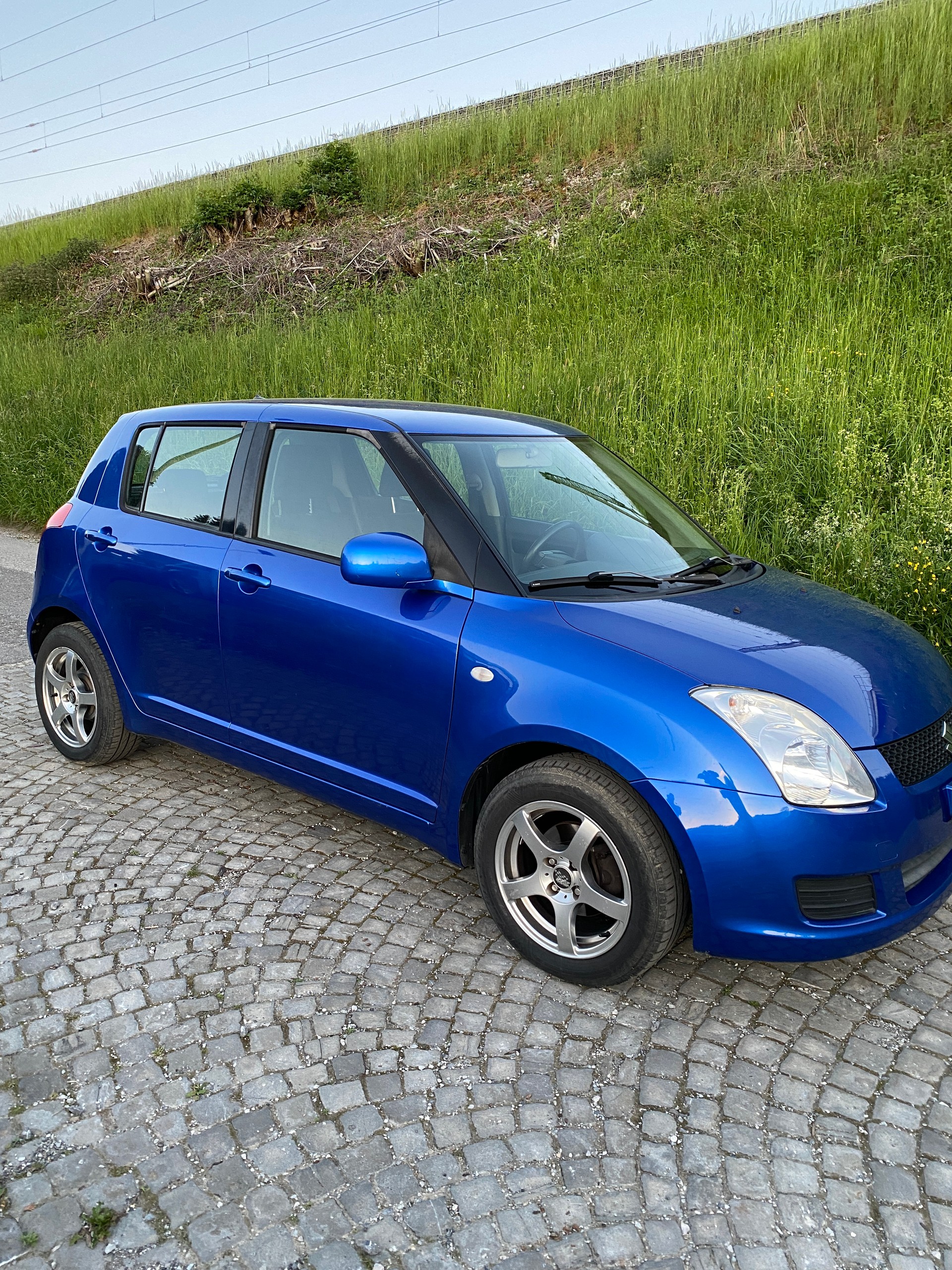 SUZUKI Swift 1.3i 16V GL 4x4