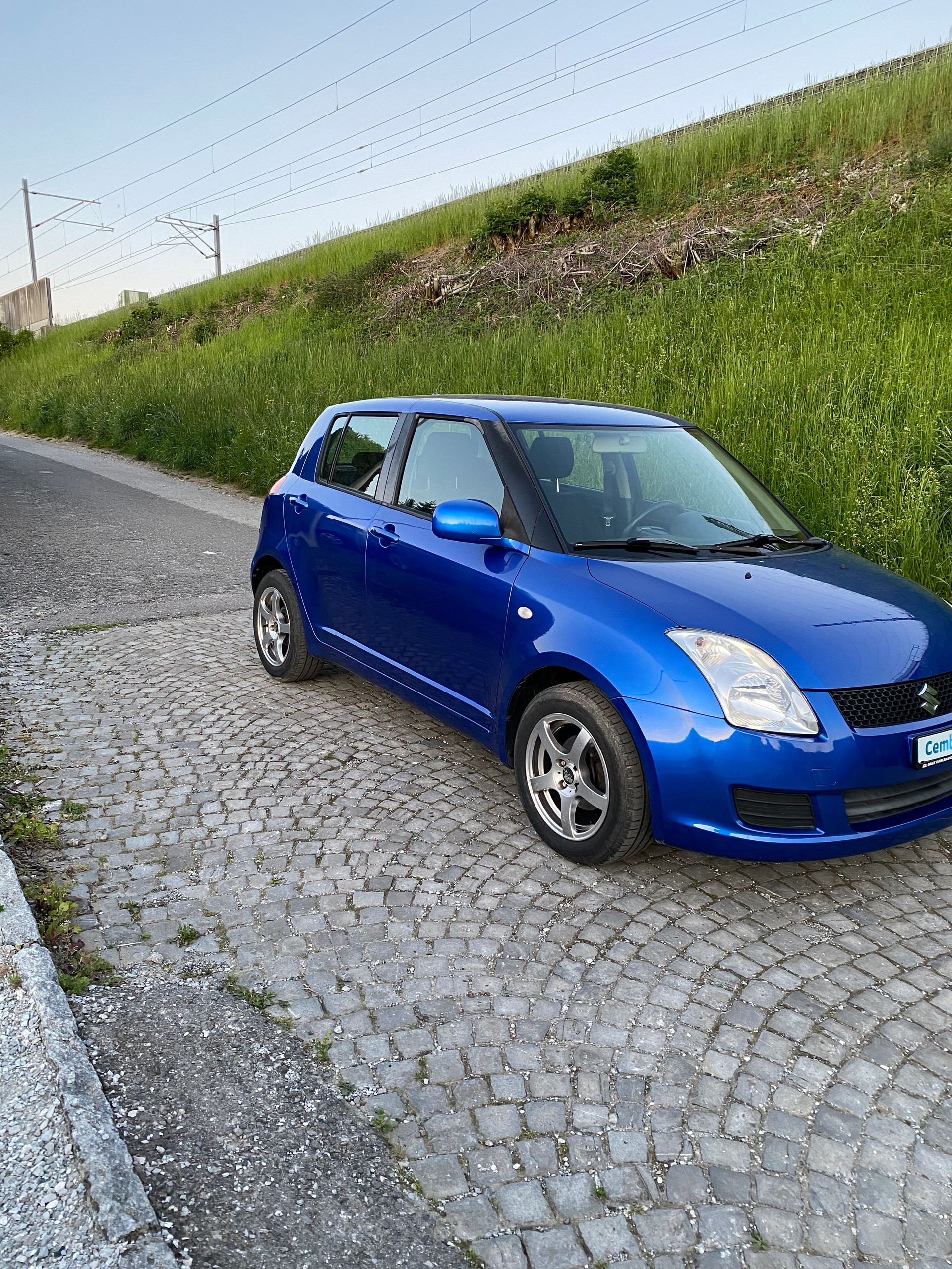 SUZUKI Swift 1.3i 16V GL 4x4-image-6