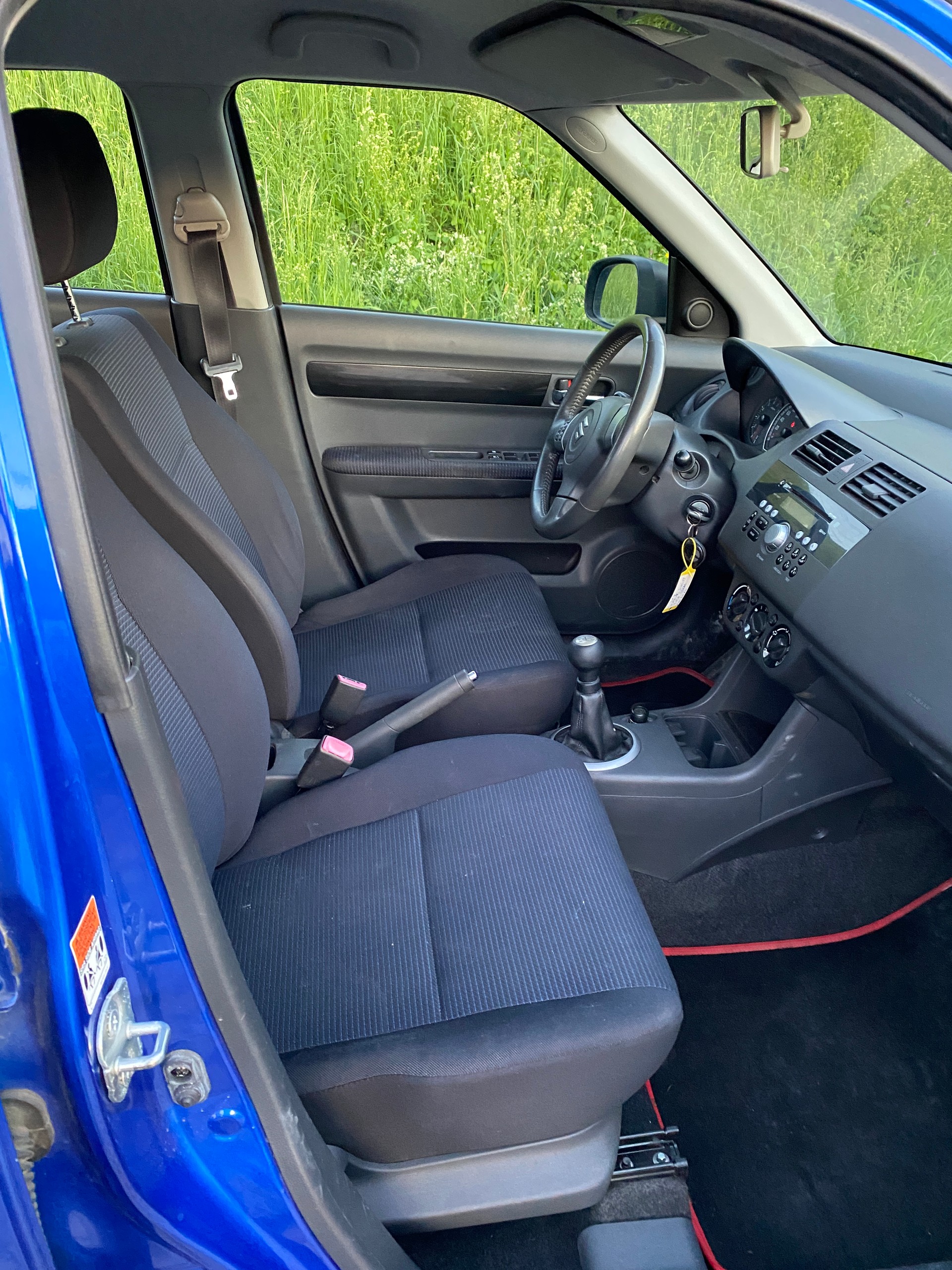 SUZUKI Swift 1.3i 16V GL 4x4-image-5