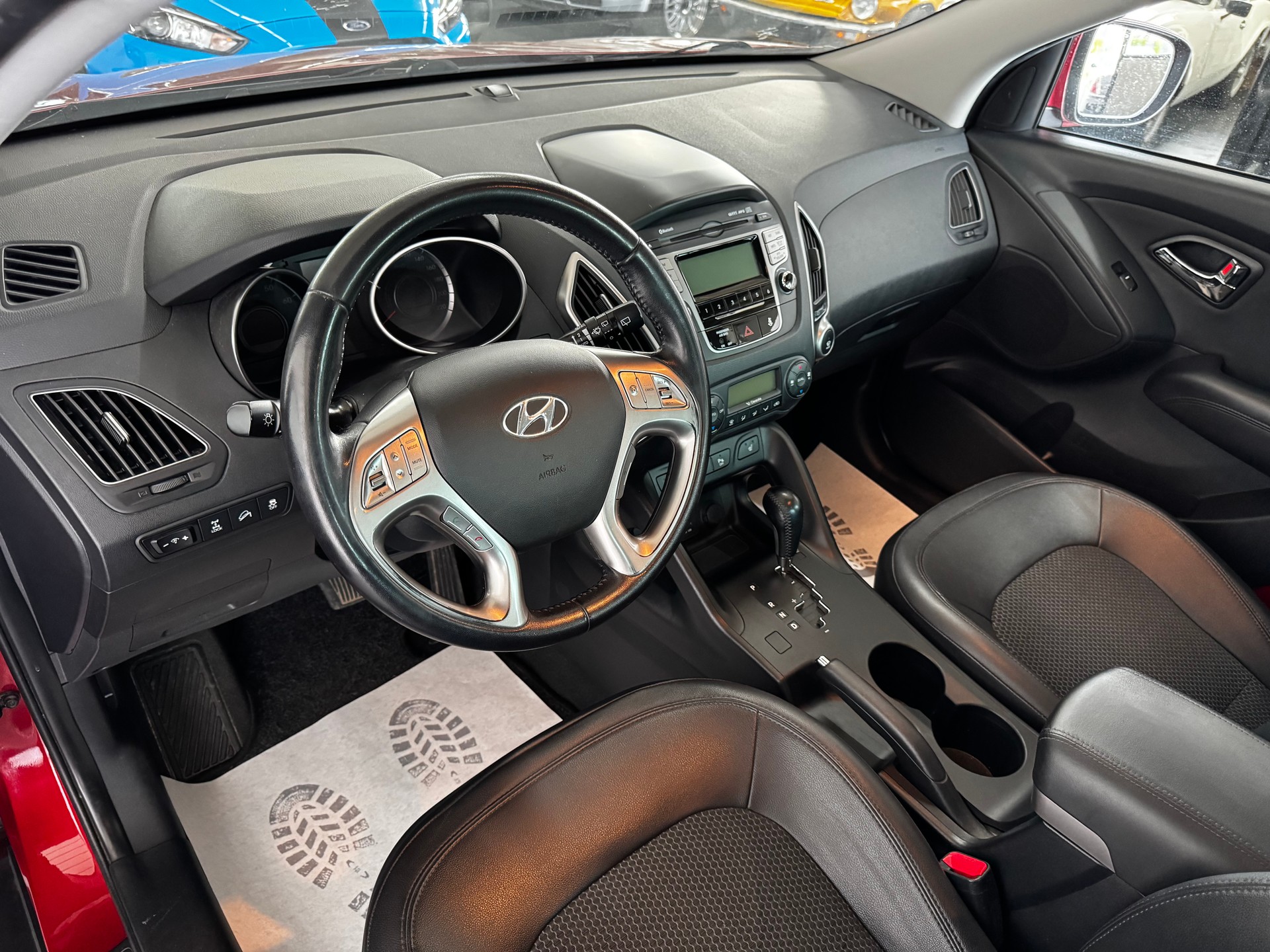 HYUNDAI iX 35 2.0 Style 4WD Automatic-image-13