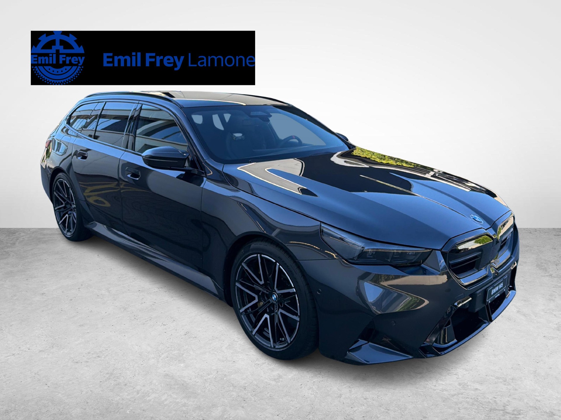 BMW M5 xDrive Touring-image-6