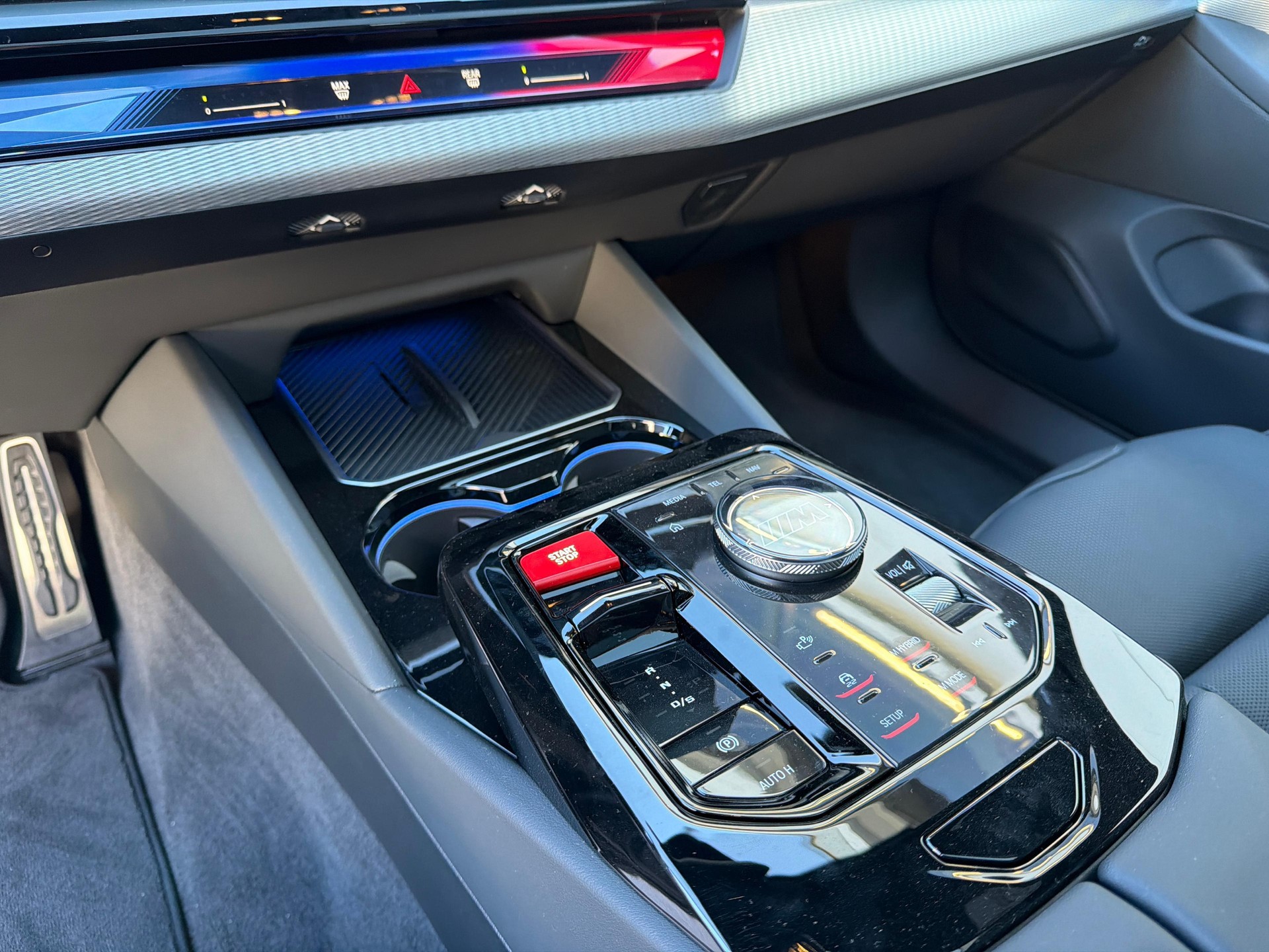 BMW M5 xDrive Touring-image-14