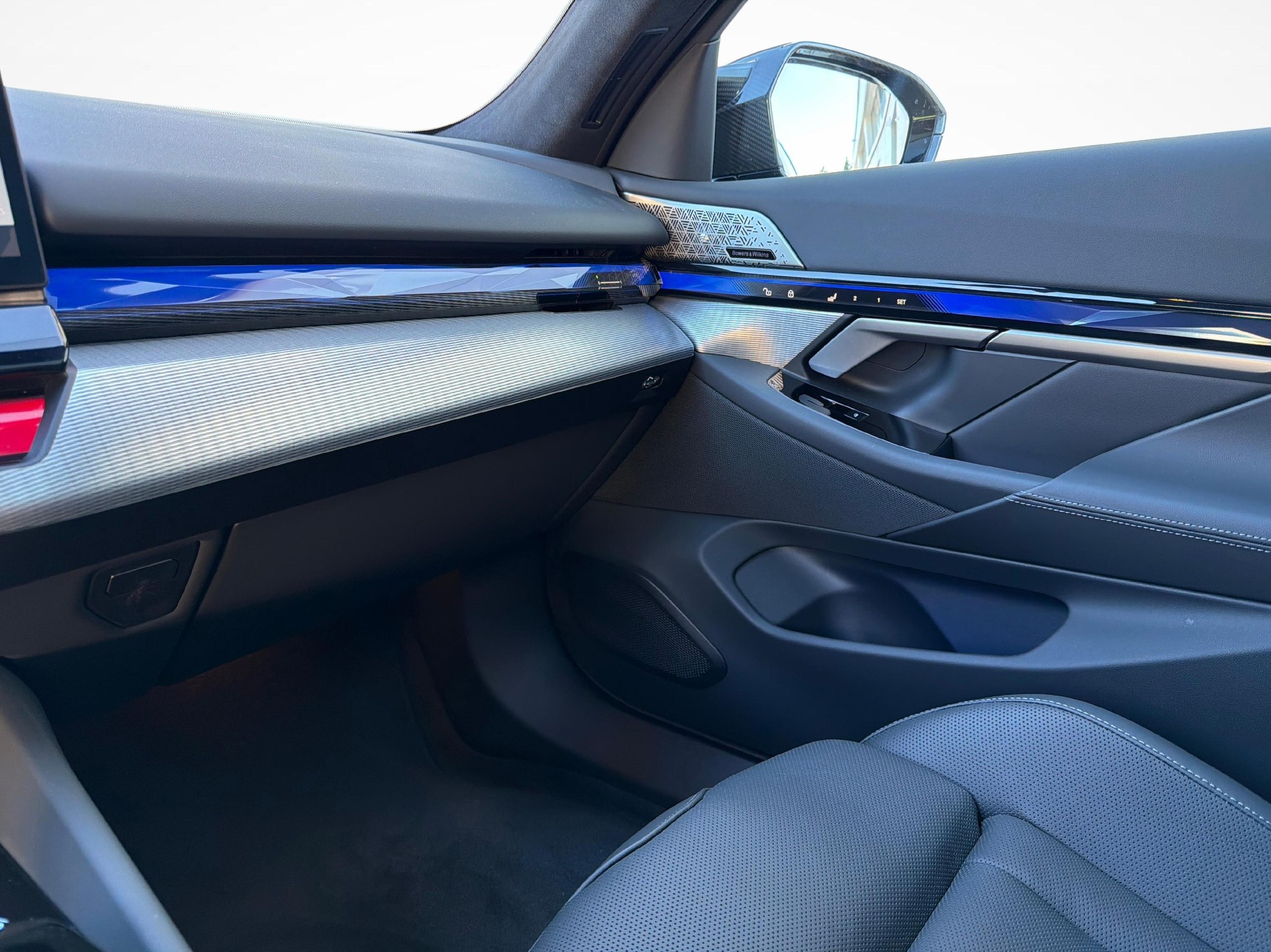 BMW M5 xDrive Touring-image-15