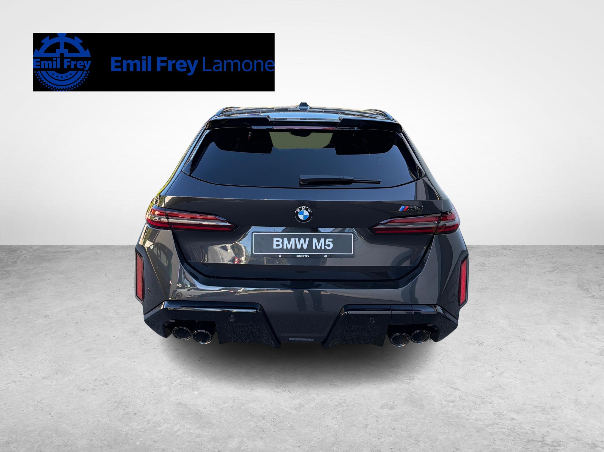 BMW M5 xDrive Touring-showroom-element-3
