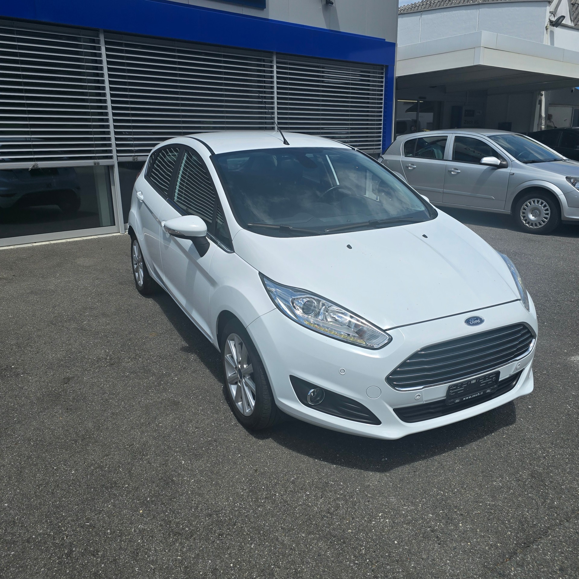 FORD Fiesta 1.0 EcoB 125 Titanium-image-4
