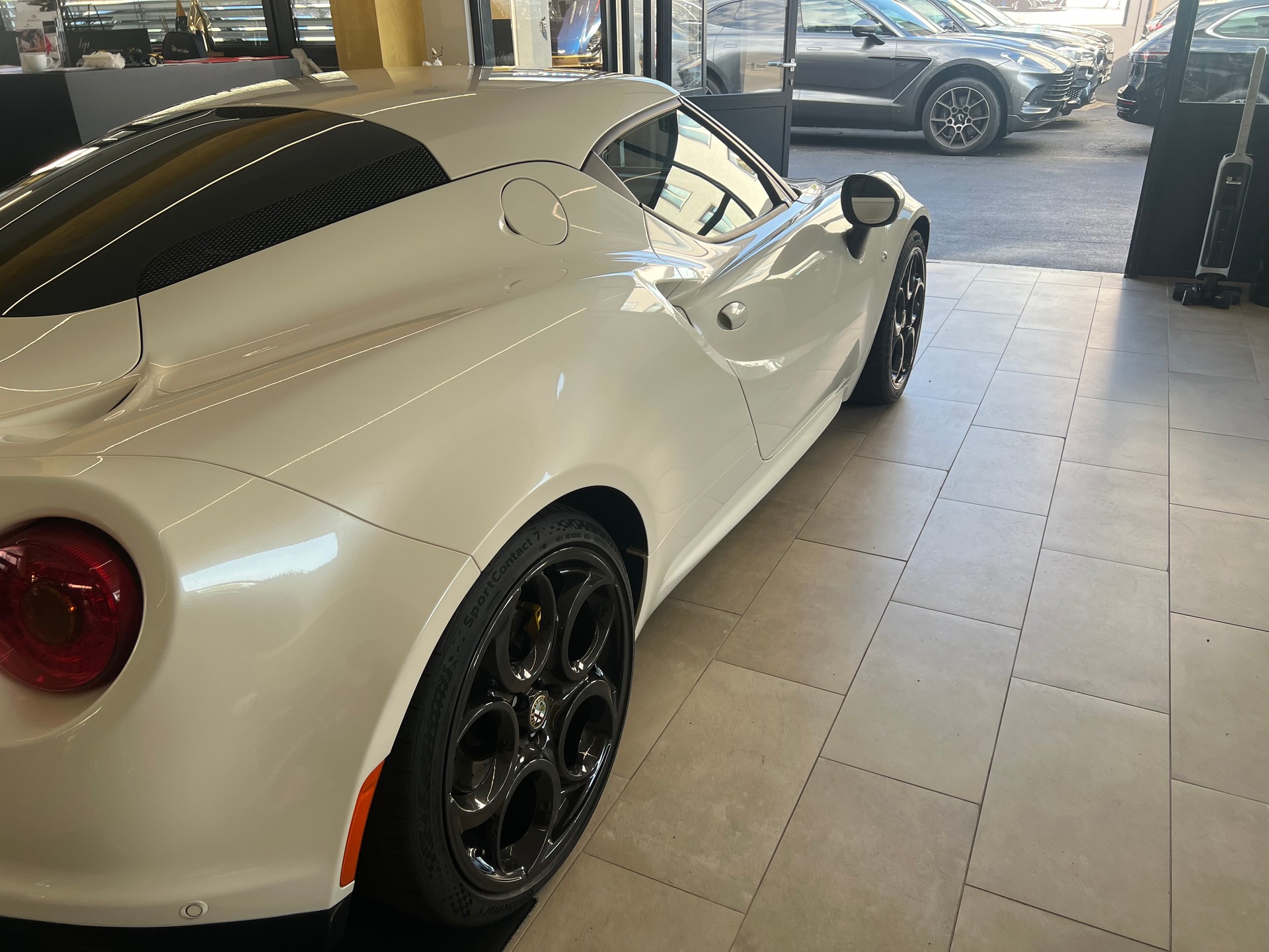 ALFA ROMEO 4C 1750 TBi TCT-showroom-element-3