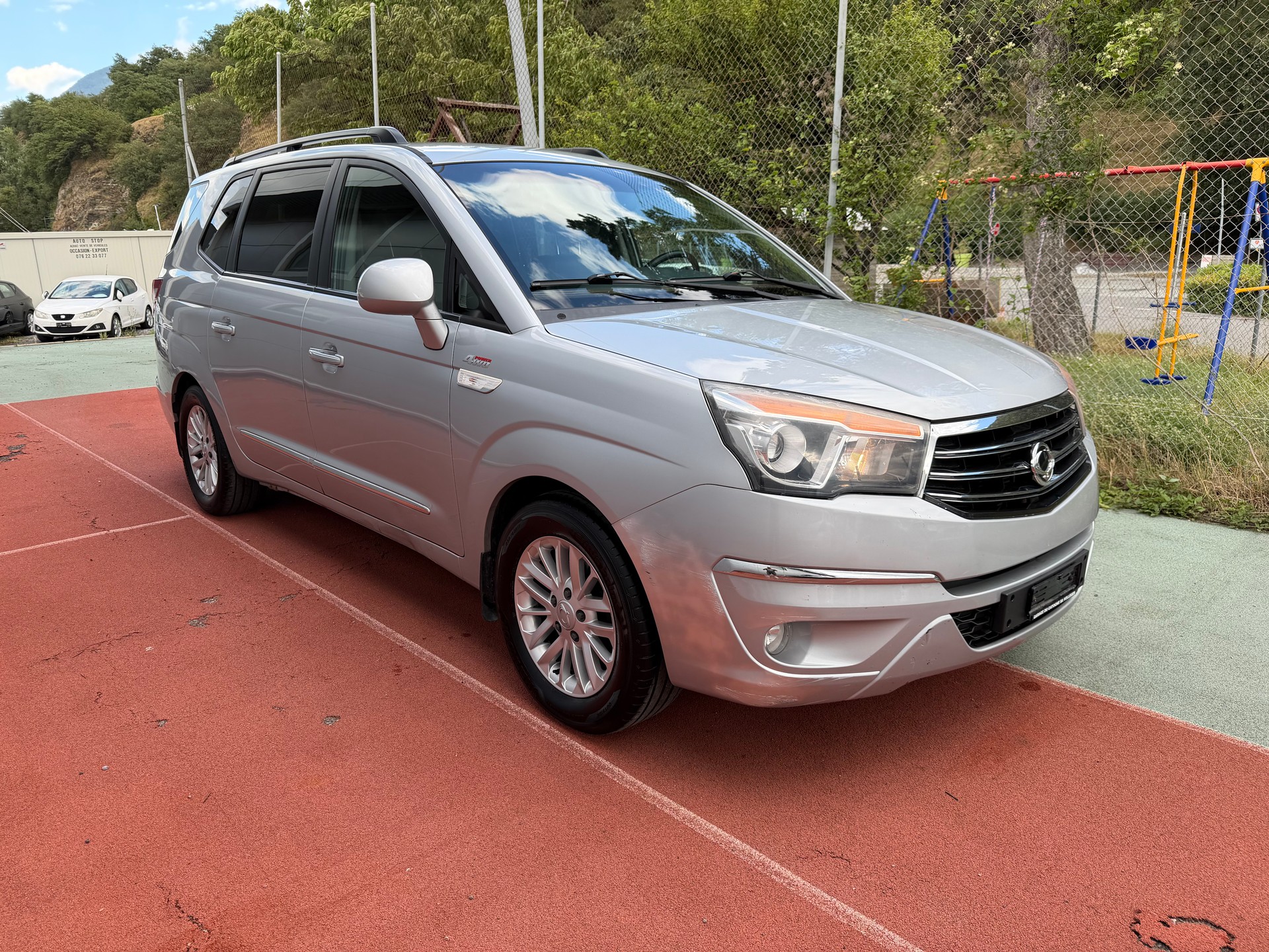 KGM-SsangYong Rodius SV200 e-XDi Sapphire 4WD E-Tronic-image-1