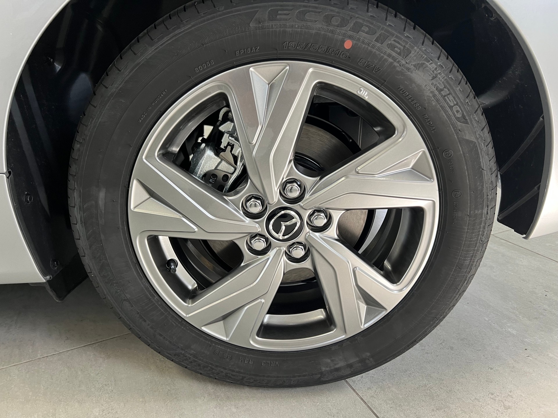 MAZDA 2 Hybrid Exclusive-Line-image-15
