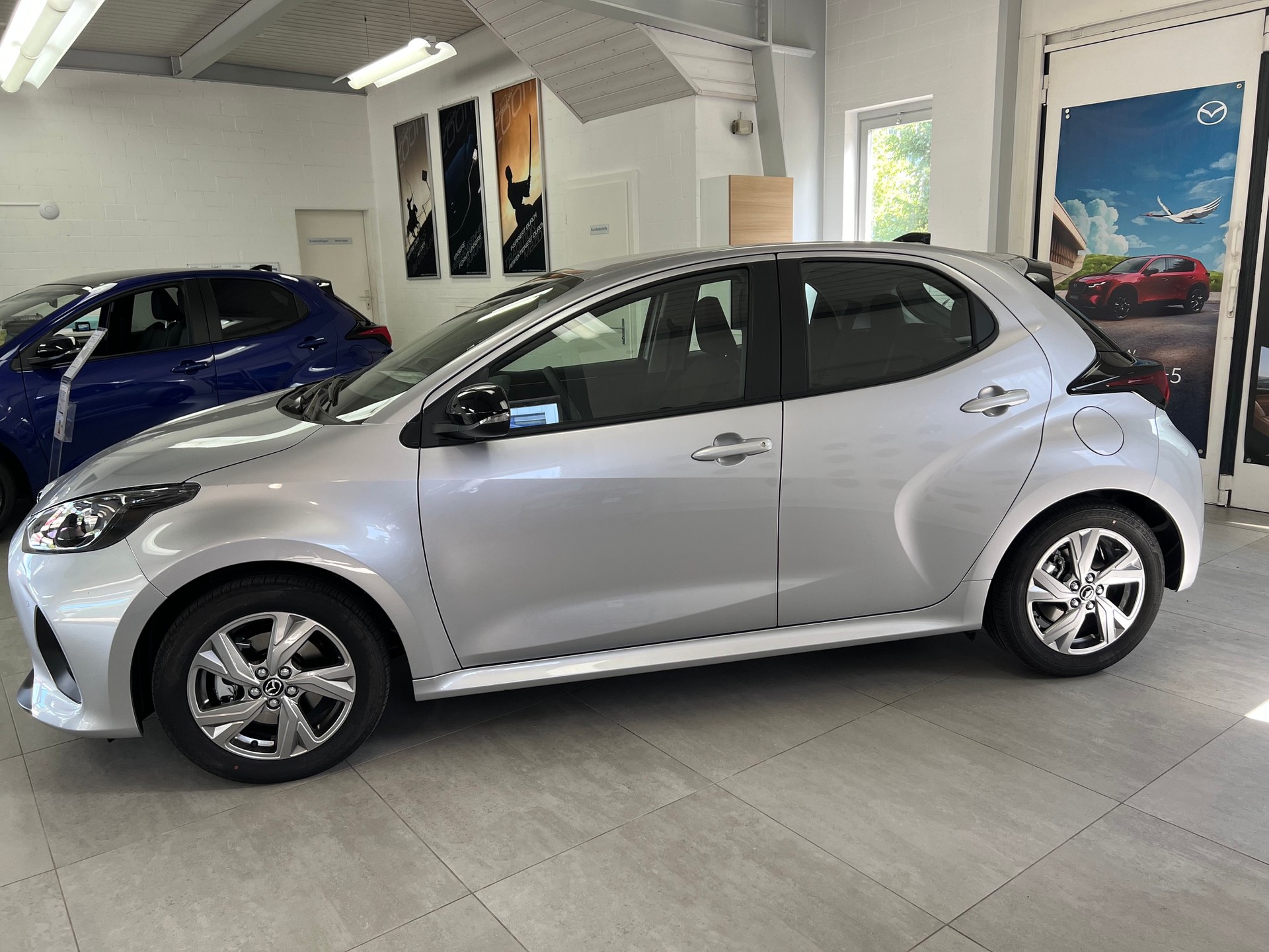 MAZDA 2 Hybrid Exclusive-Line-image-3