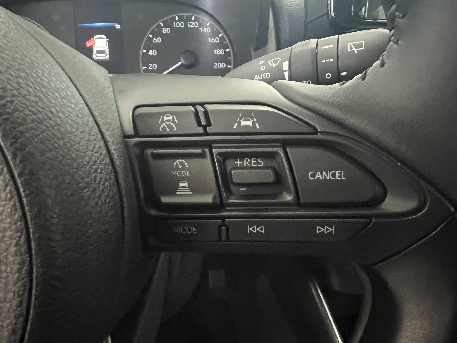 MAZDA 2 Hybrid Exclusive-Line-image-9