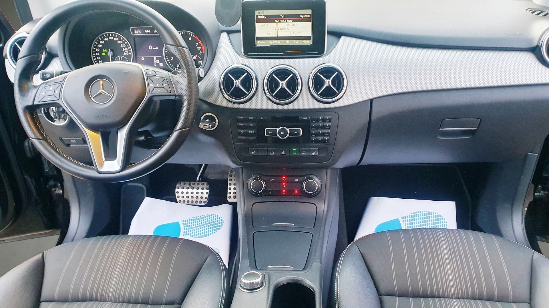 MERCEDES-BENZ B 180 7G-DCT-image-14