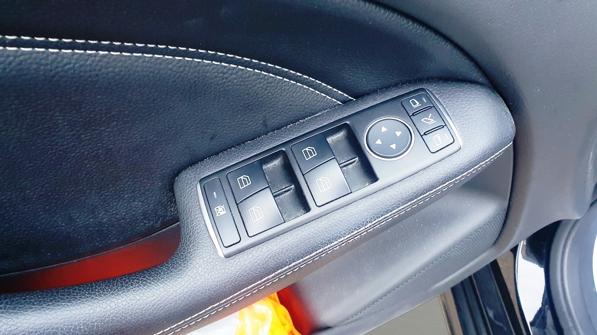 MERCEDES-BENZ B 180 7G-DCT-image-15