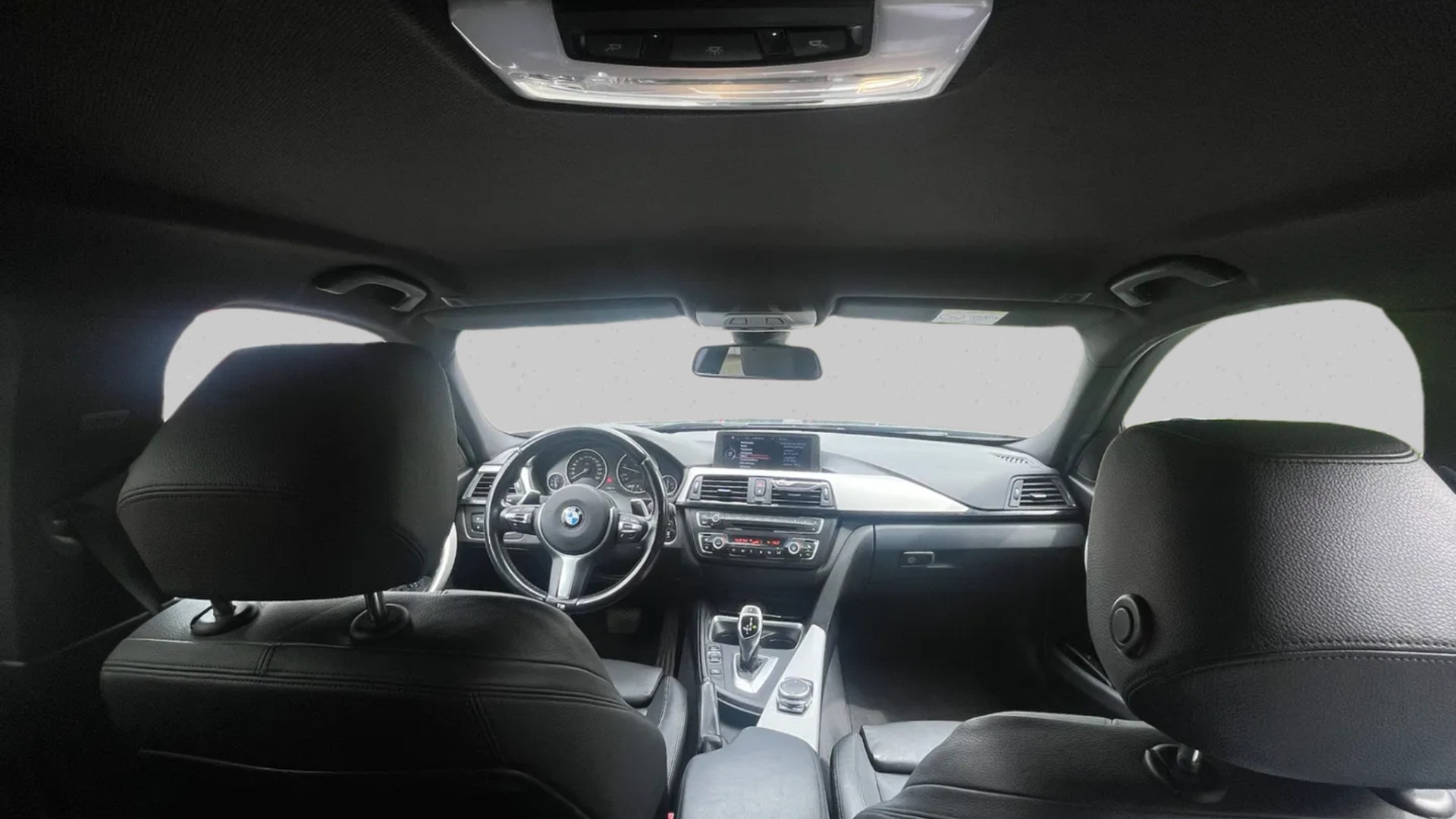 BMW 320d xDrive Touring M Sport-image-9