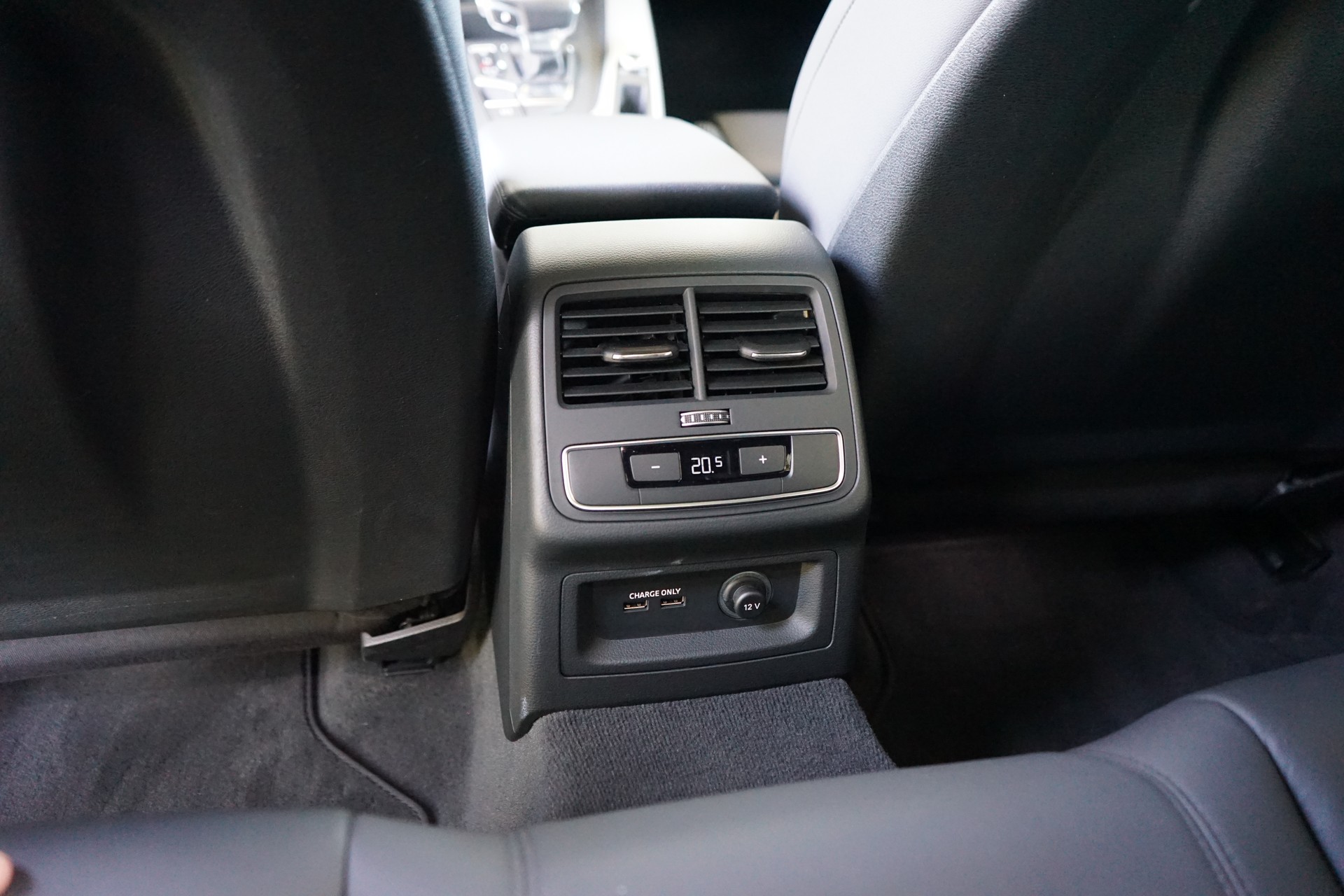 AUDI A4 Avant 50 TDI quattro tiptronic-image-14