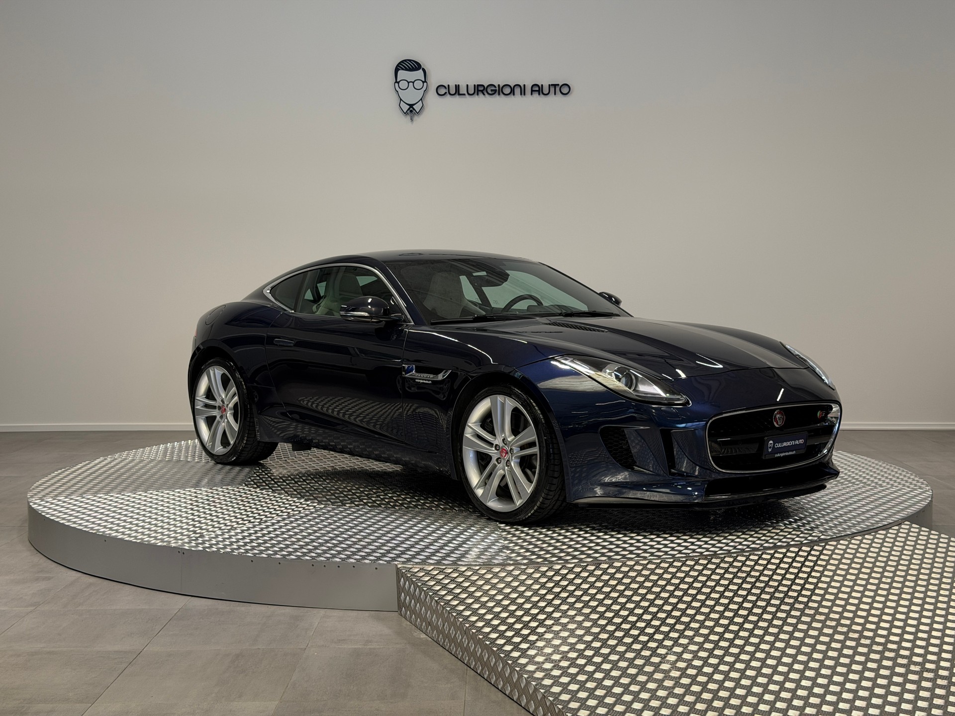 JAGUAR 3.0L V6S/C-showroom-element-2