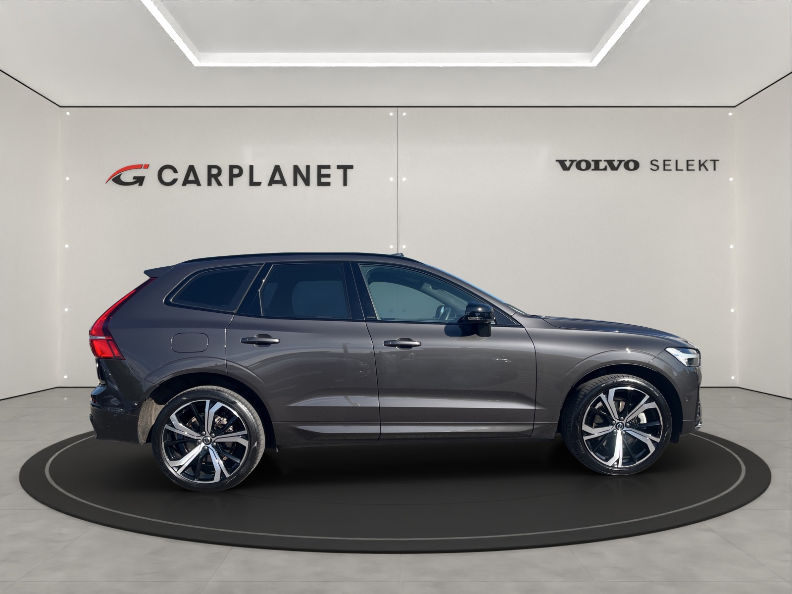 VOLVO XC60 2.0 T8 TE Ultimate Dark eAWD-showroom-element-2