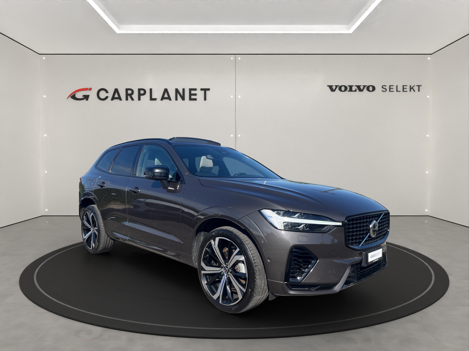 VOLVO XC60 2.0 T8 TE Ultimate Dark eAWD-showroom-element-3