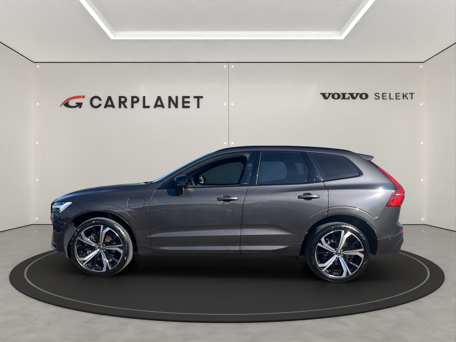 VOLVO XC60 2.0 T8 TE Ultimate Dark eAWD-showroom-element-1