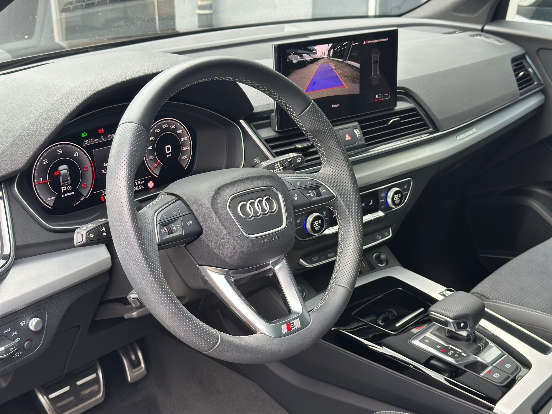 AUDI Q5 40 TDI quattro S-tronic-image-5