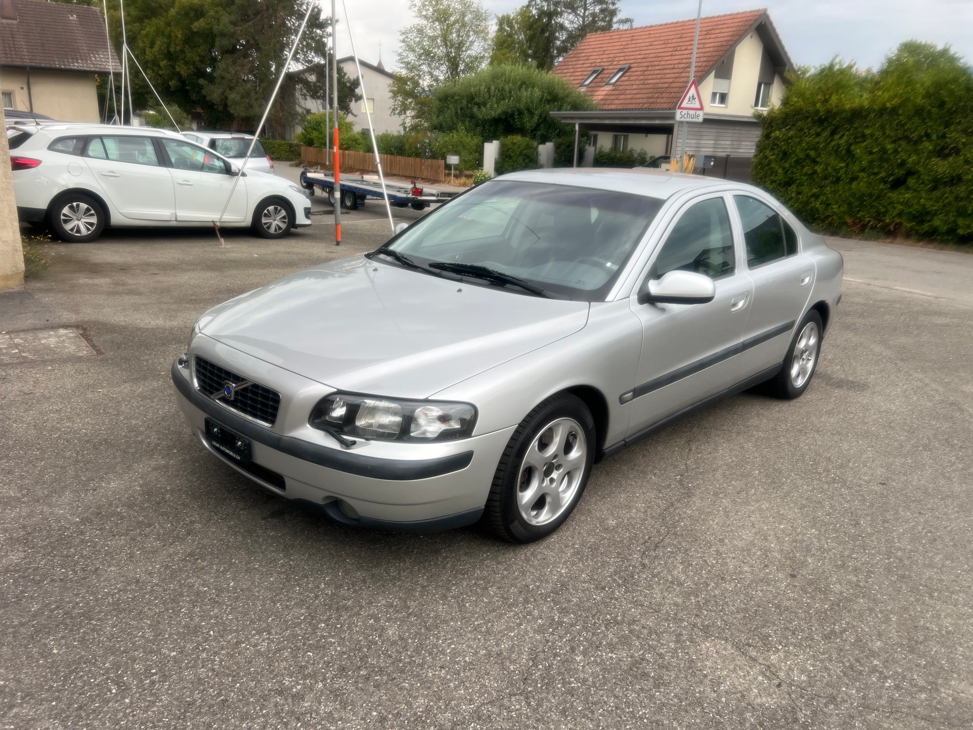 VOLVO S60 2.4T-showroom-element-2