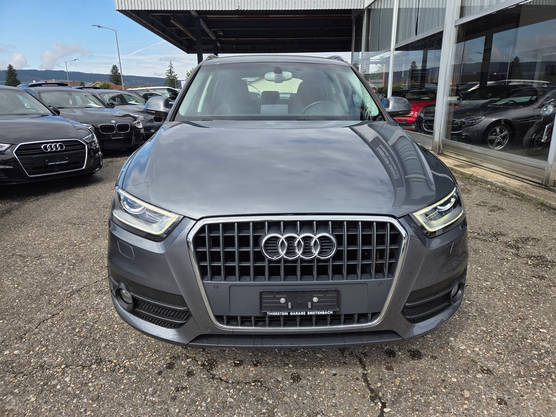 AUDI Q3 2.0 TFSI quattro S-tronic-showroom-element-2