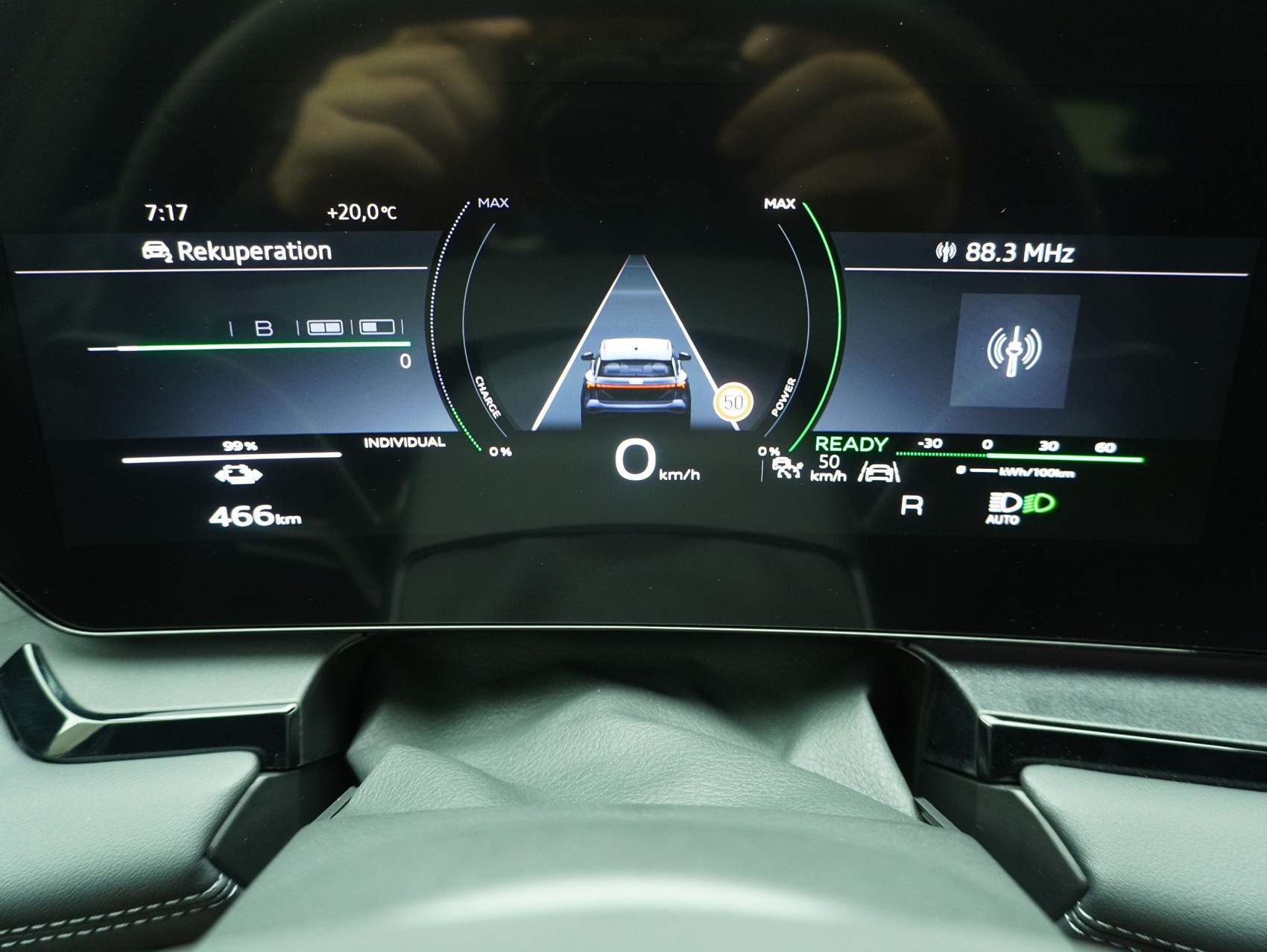 AUDI Q6 e-tron S line quattro **Audi Werksgarantie bis 01/2031**-image-14