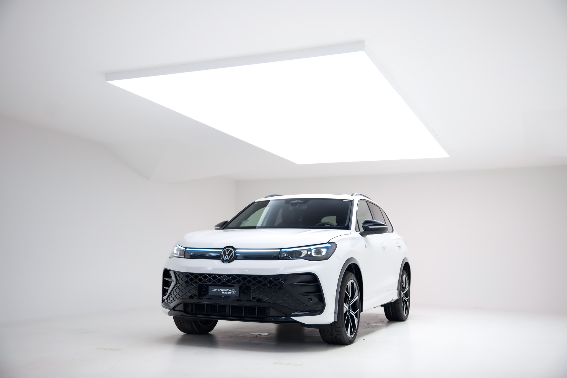 VW Tiguan 2.0 TSI DSG R-Line 4Motion-showroom-element-3