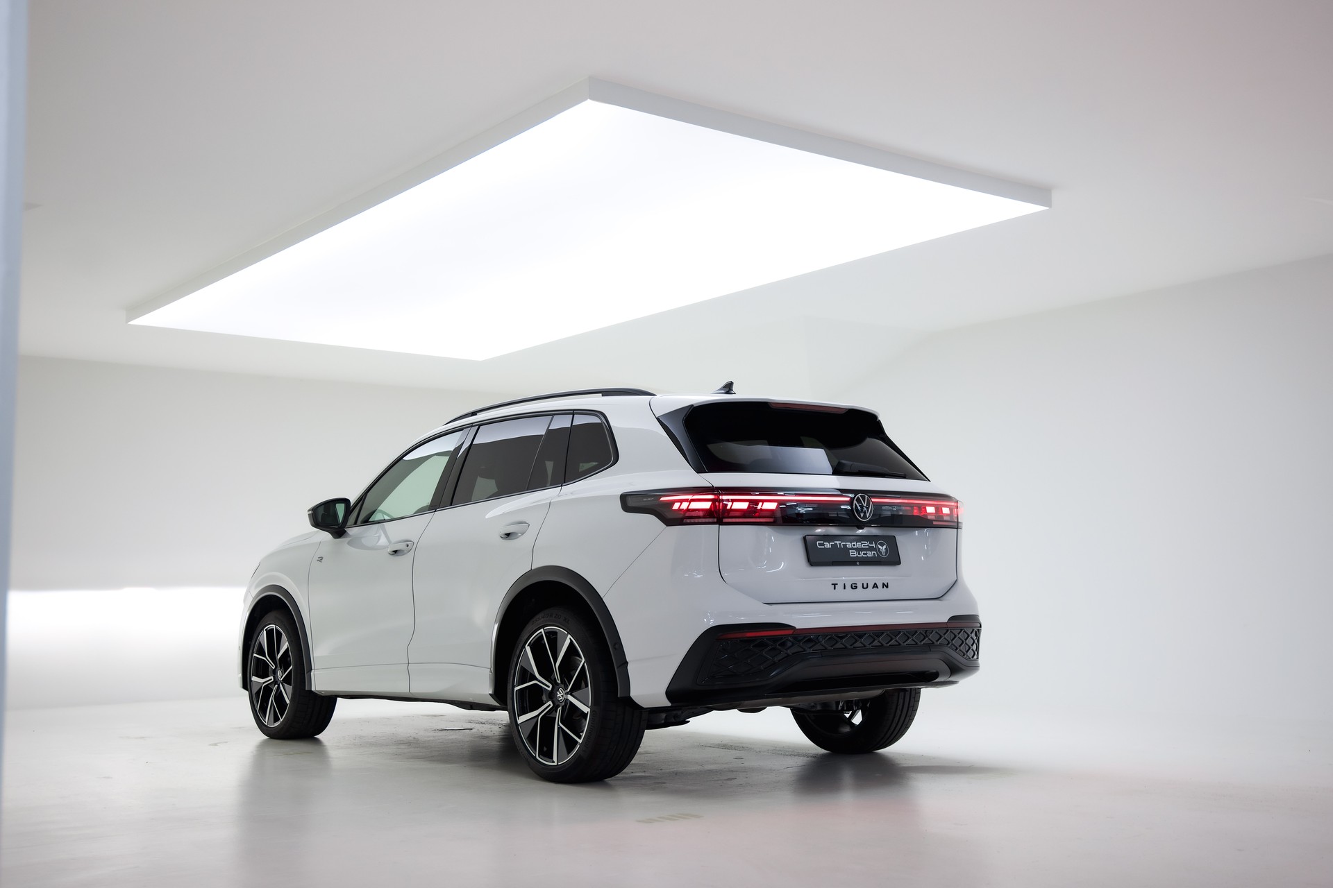 VW Tiguan 2.0 TSI DSG R-Line 4Motion-image-10