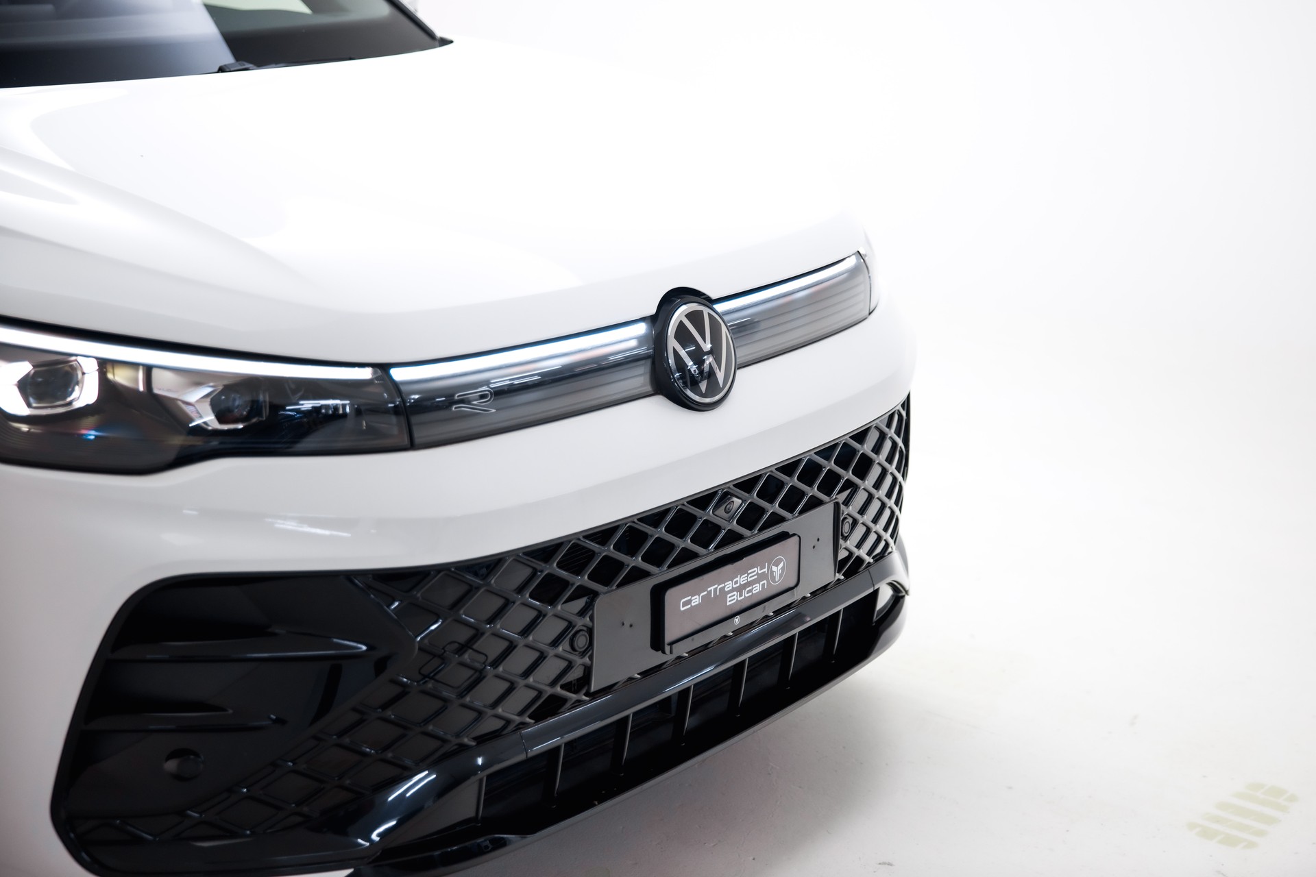 VW Tiguan 2.0 TSI DSG R-Line 4Motion-image-11