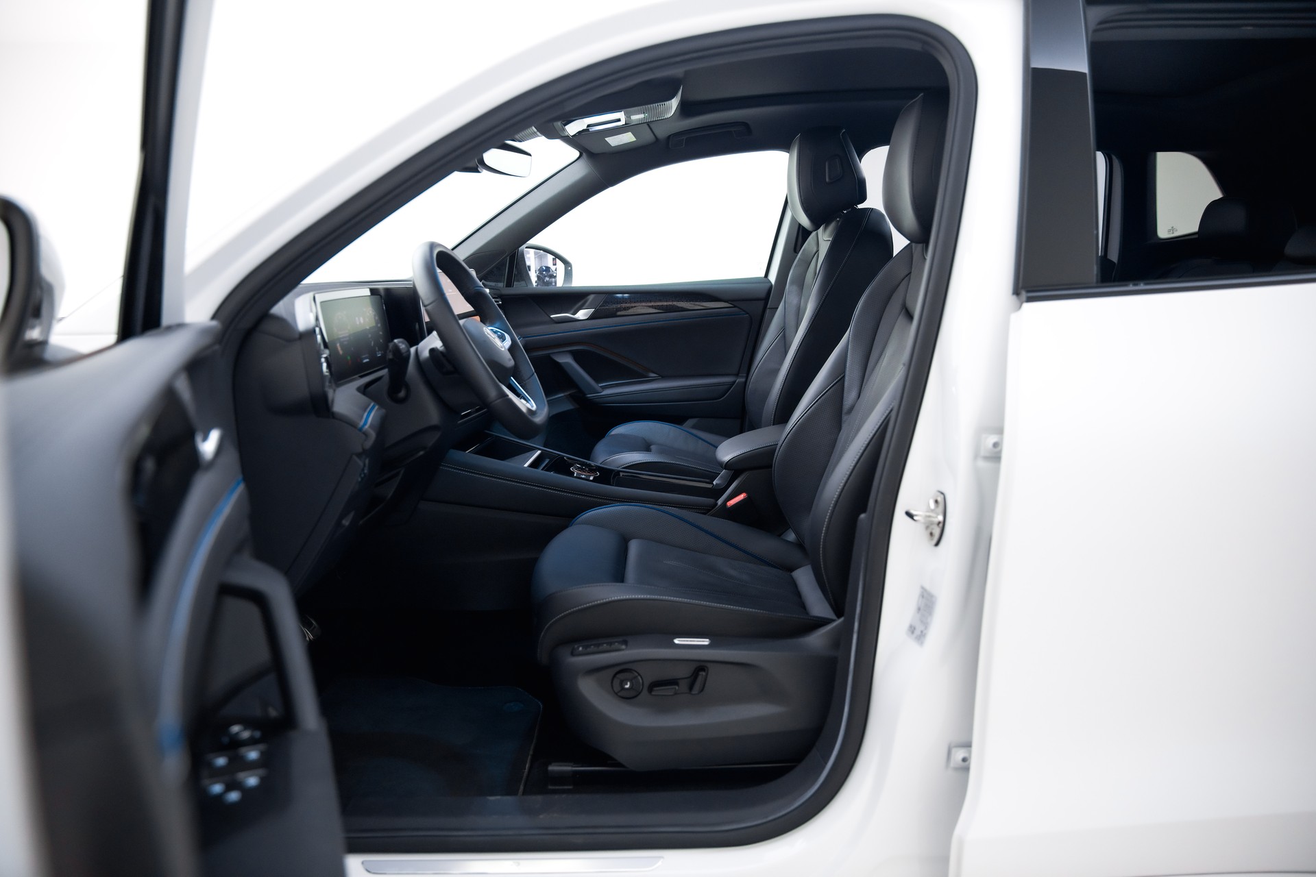 VW Tiguan 2.0 TSI DSG R-Line 4Motion-image-19