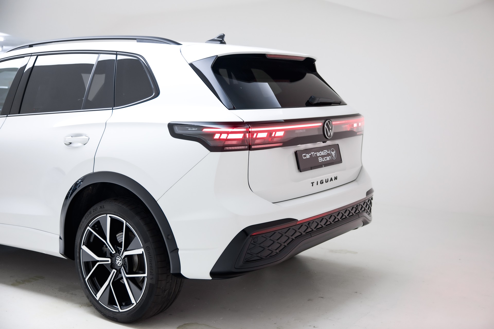 VW Tiguan 2.0 TSI DSG R-Line 4Motion-image-16