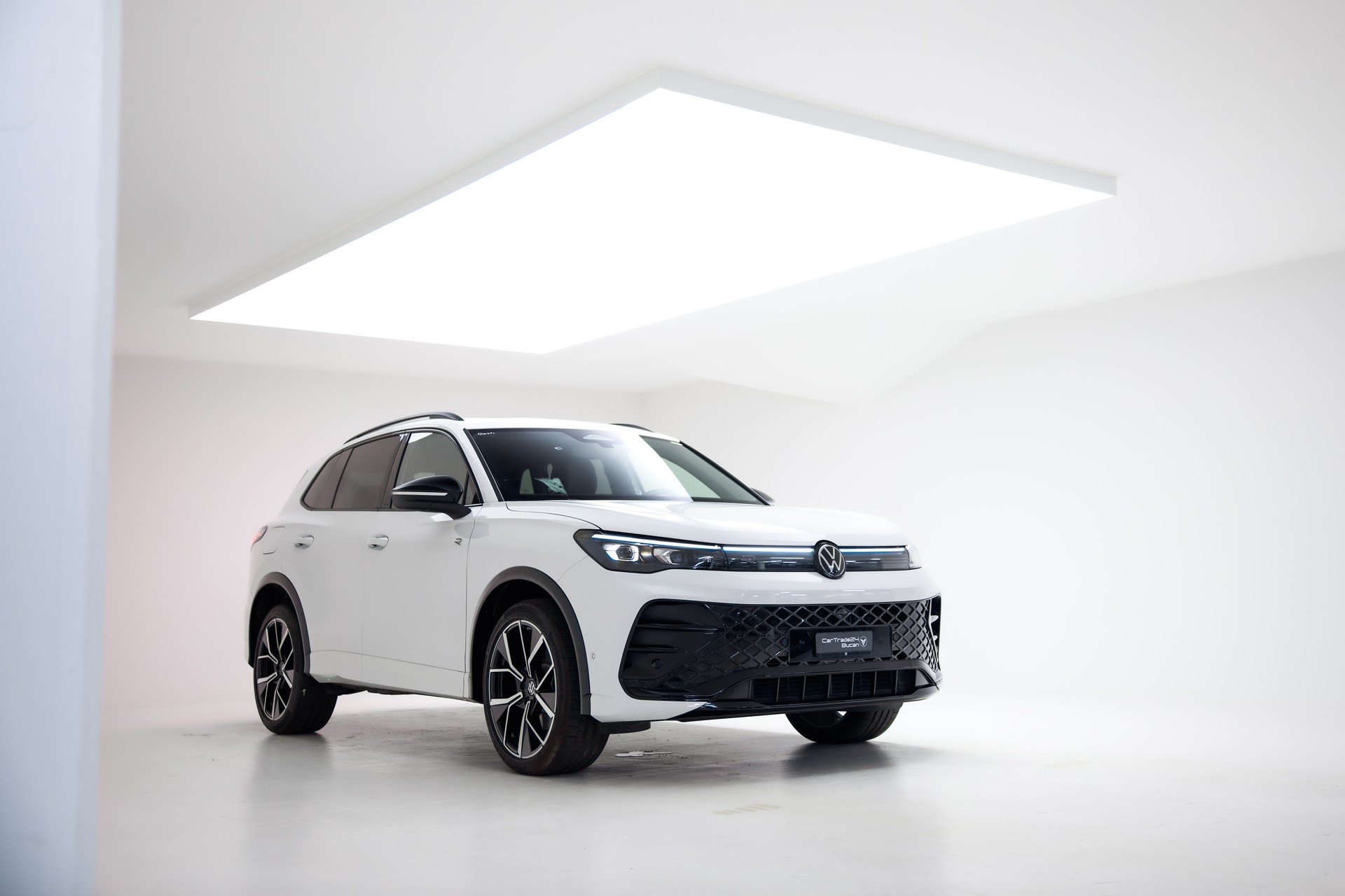 VW Tiguan 2.0 TSI DSG R-Line 4Motion-image-6