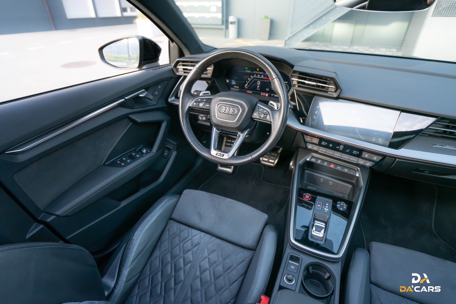 AUDI RS3 Sportback 2.5 TSI quattro S-tronic-image-11