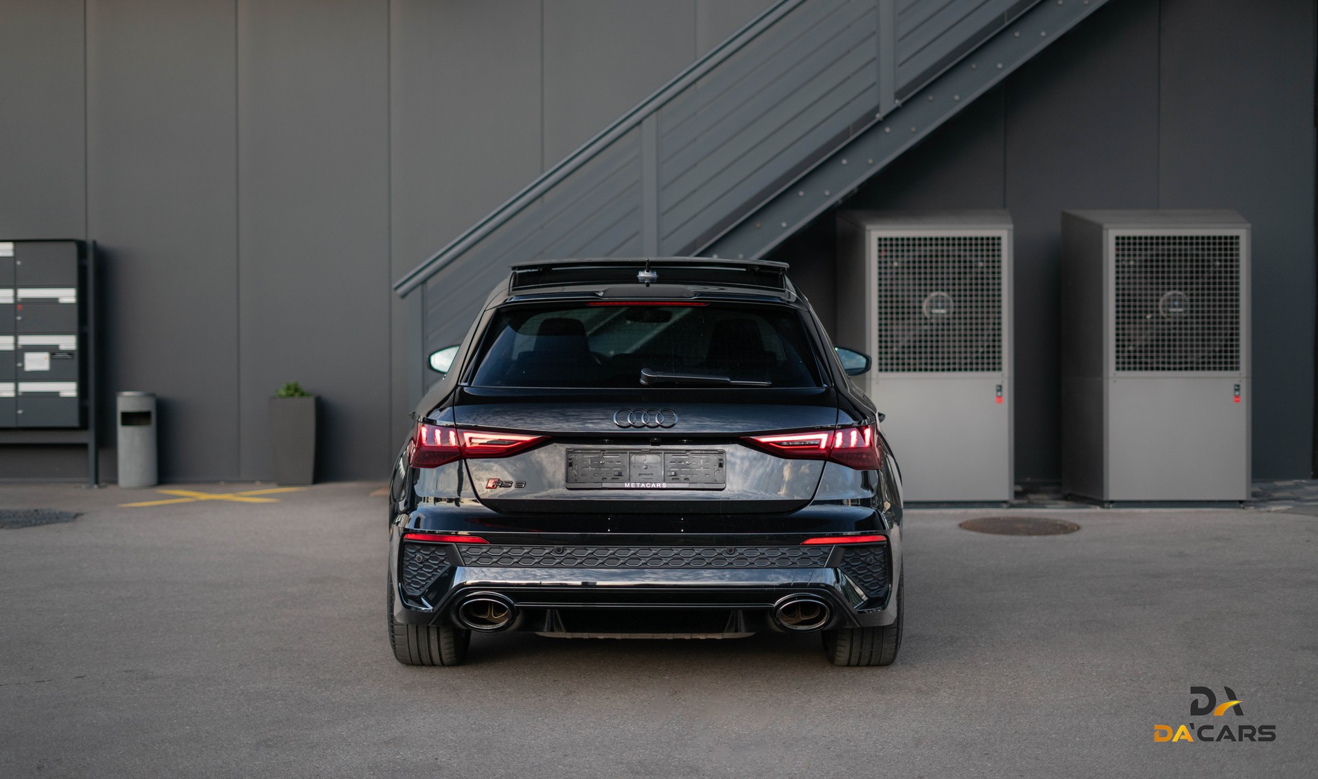 AUDI RS3 Sportback 2.5 TSI quattro S-tronic-image-4