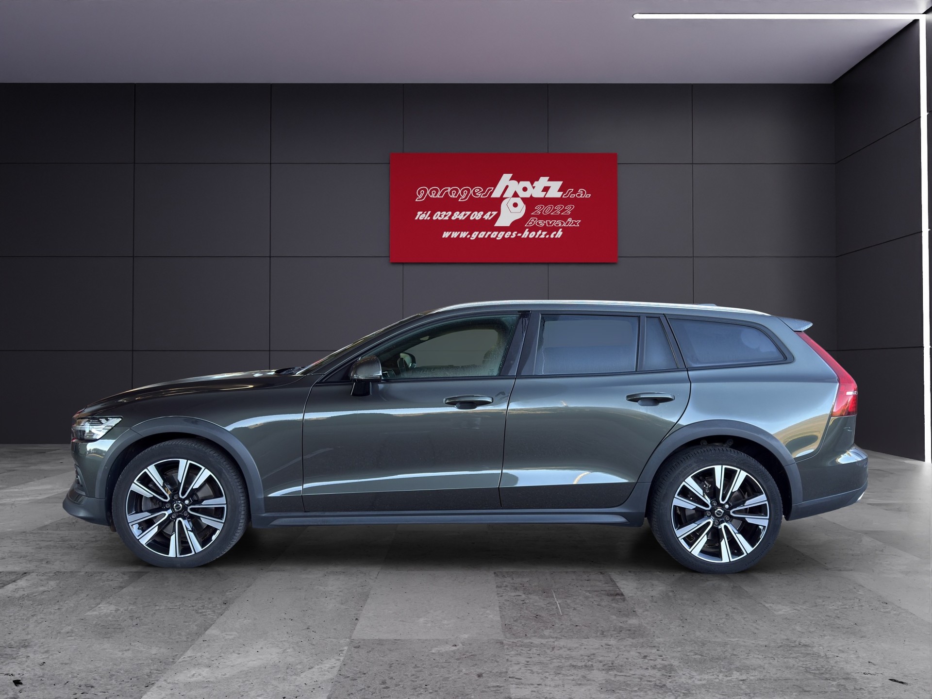 VOLVO V60 Cross Country 2.0 T5 AWD-showroom-element-2