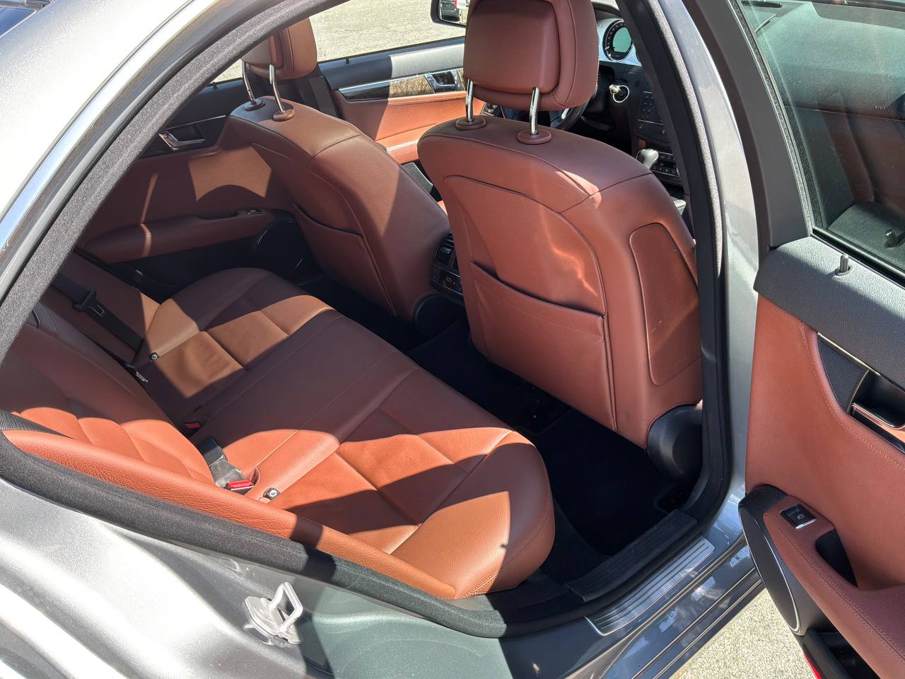 MERCEDES-BENZ C 350 Avantgarde 4Matic 7G-Tronic-image-7