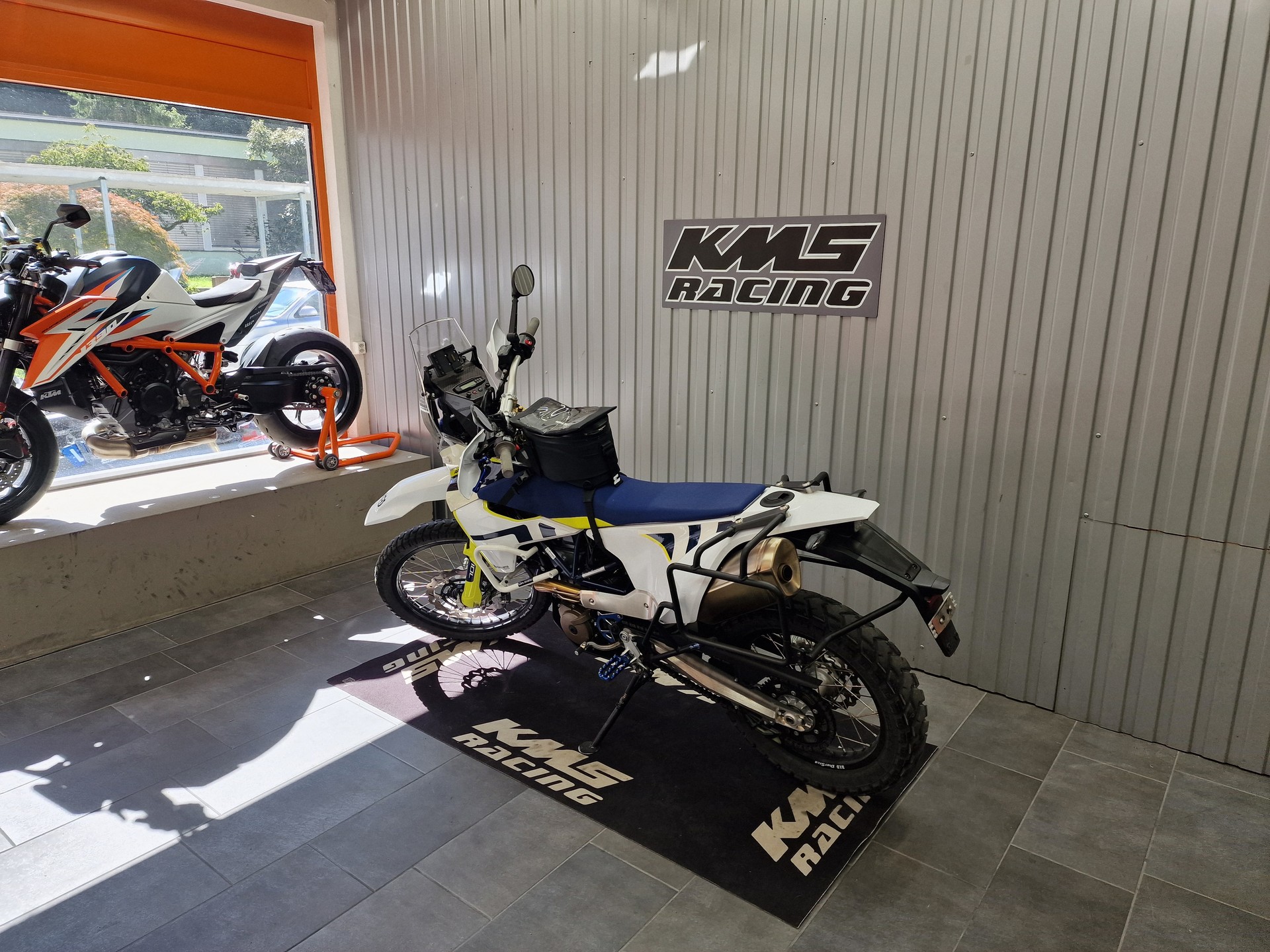 HUSQVARNA 701 Enduro-image-5