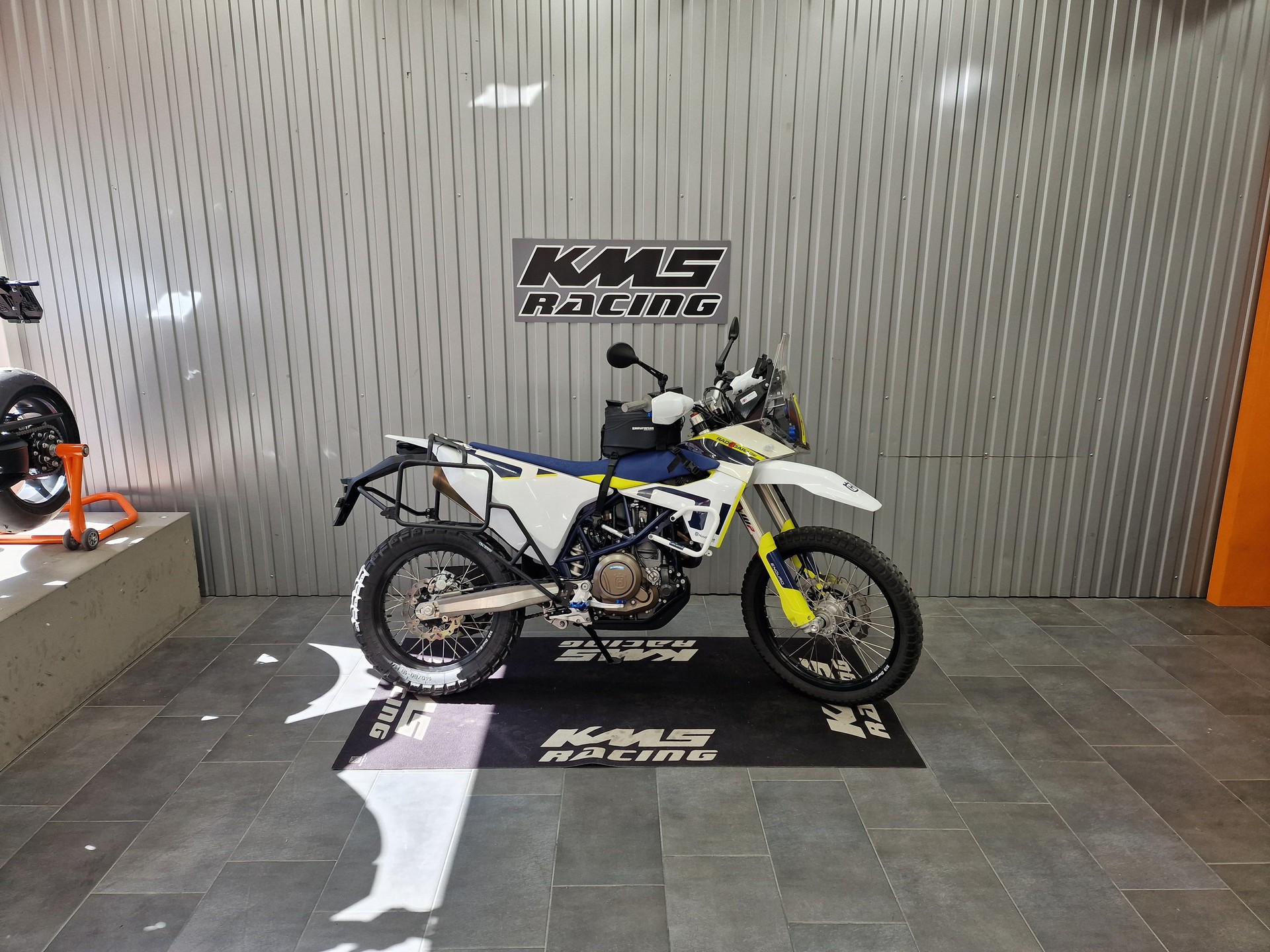 HUSQVARNA 701 Enduro-image-0