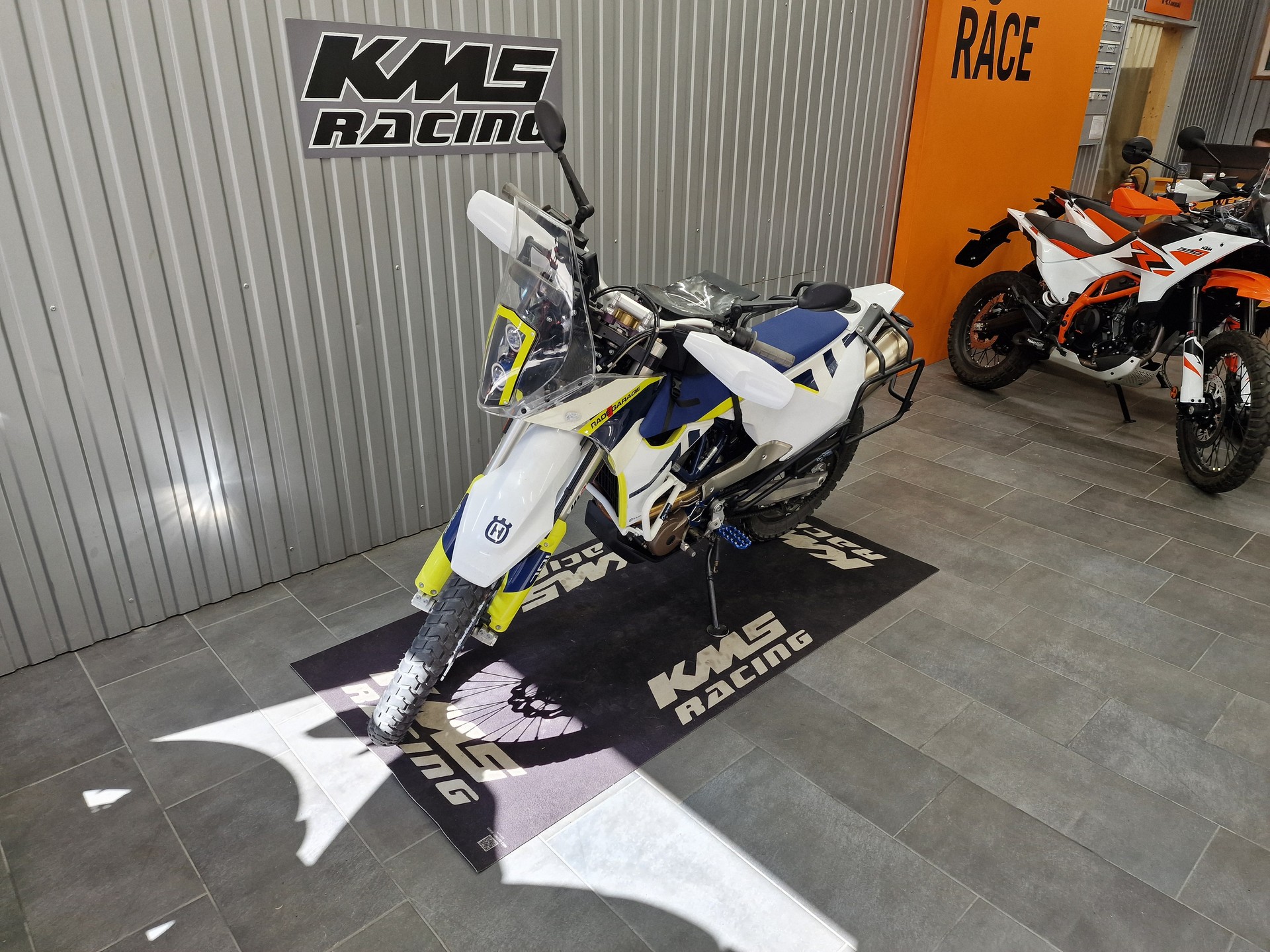HUSQVARNA 701 Enduro-image-3