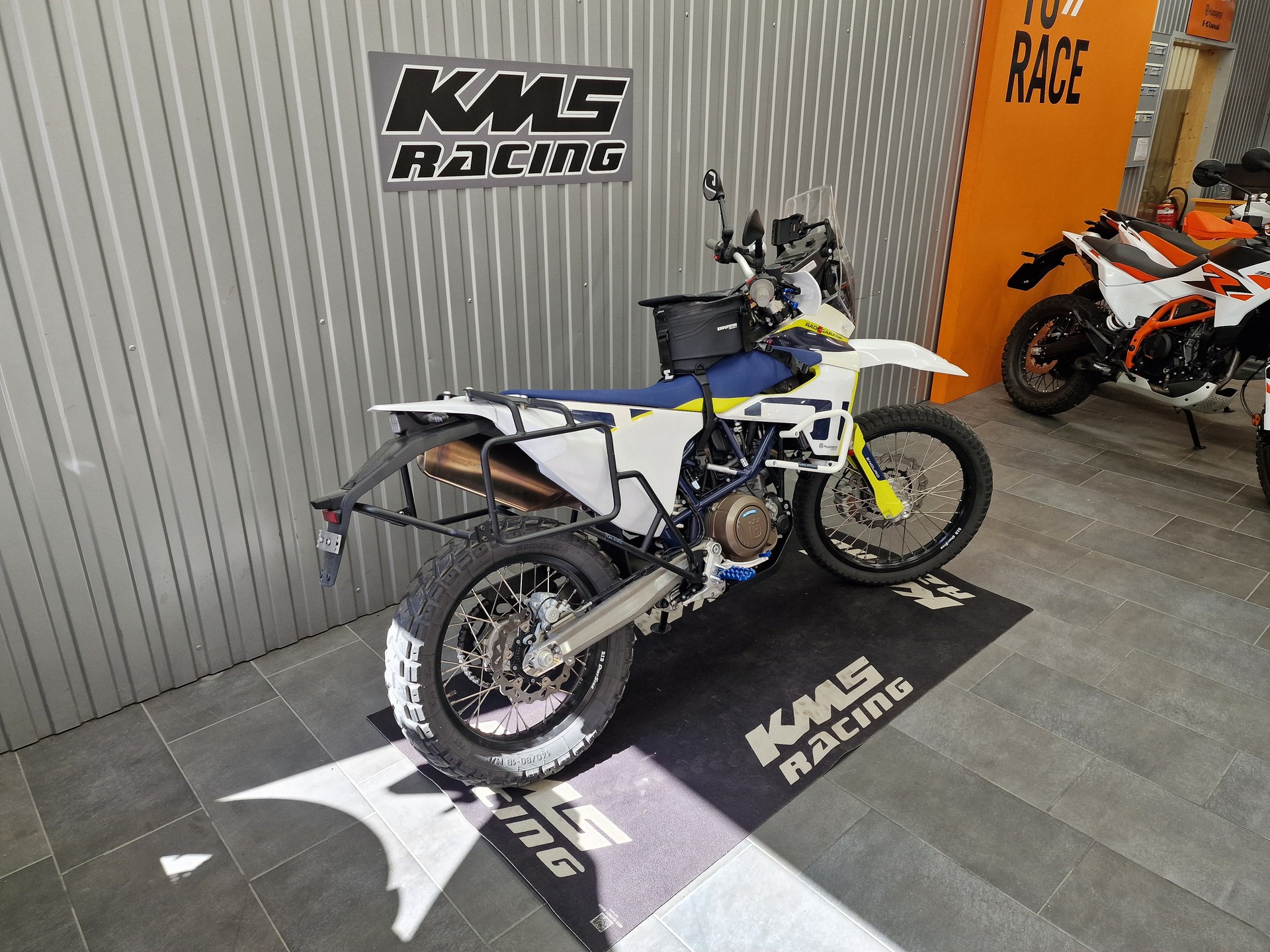 HUSQVARNA 701 Enduro-image-4