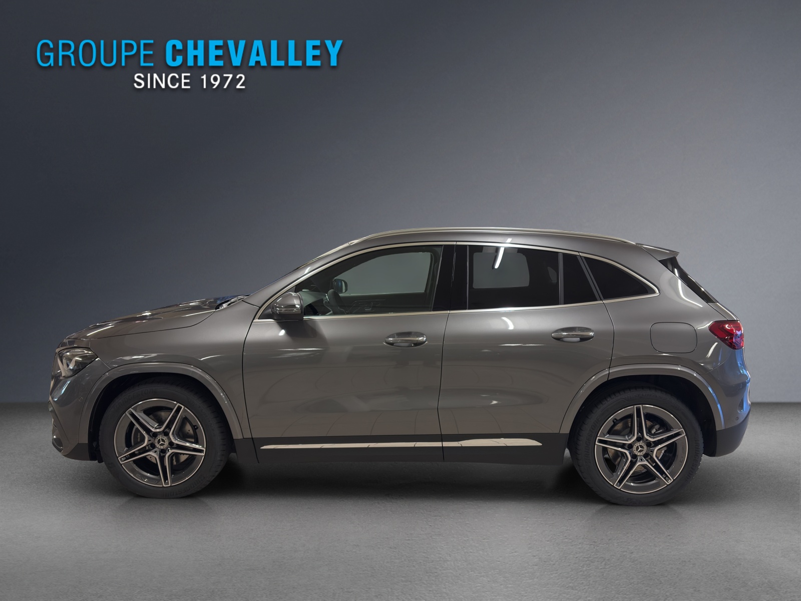 MERCEDES-BENZ GLA 220 4M-showroom-element-1