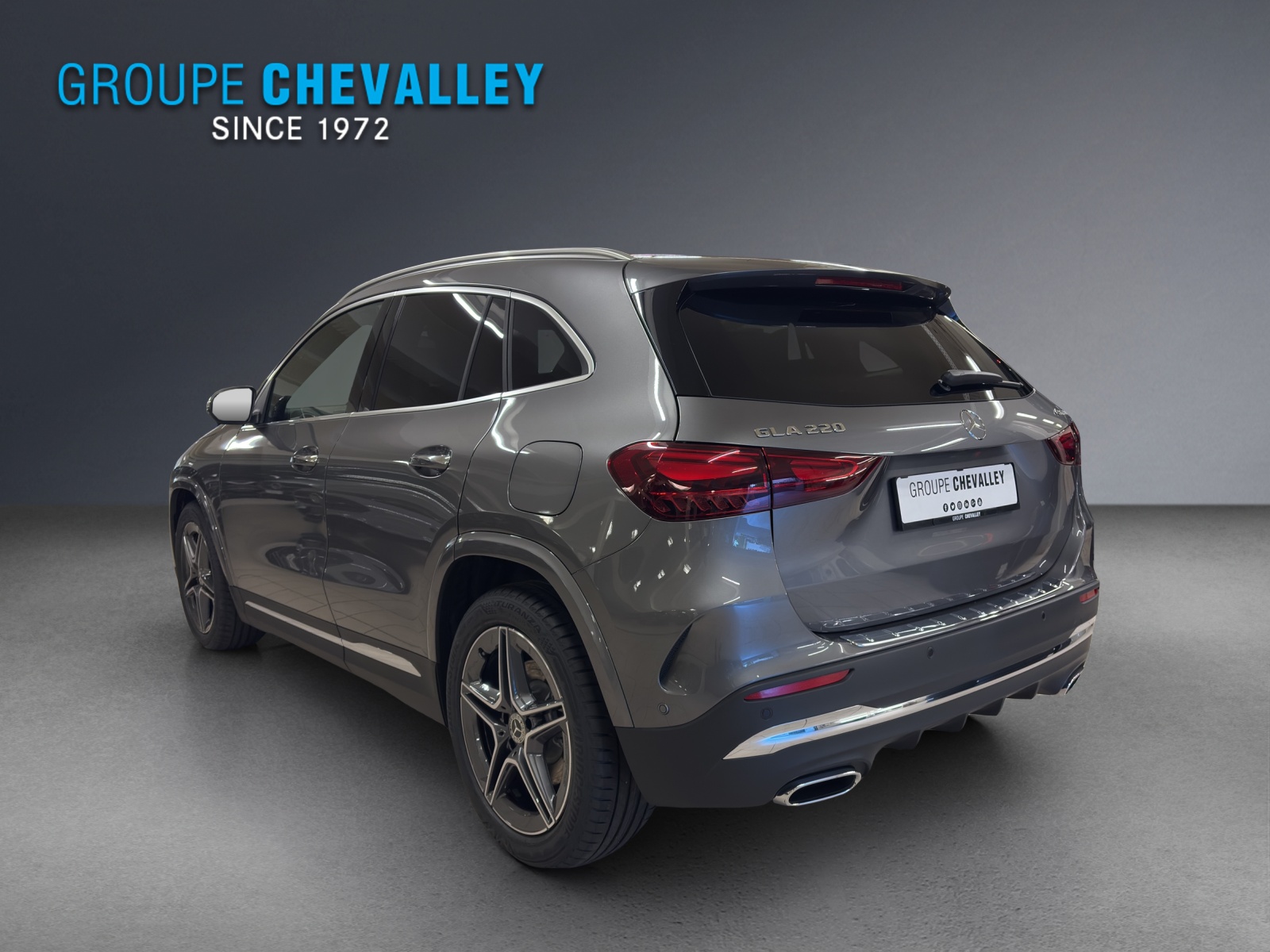 MERCEDES-BENZ GLA 220 4M-showroom-element-2