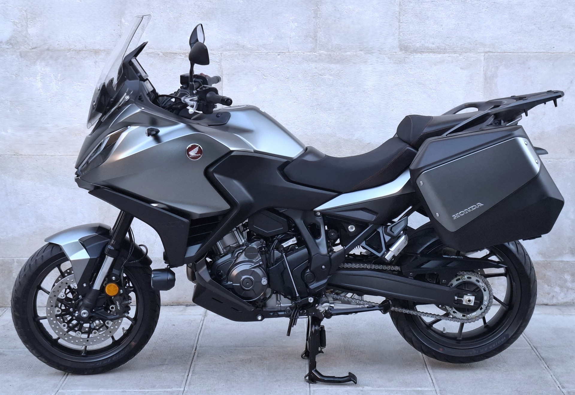 HONDA NT 1100-showroom-element-2
