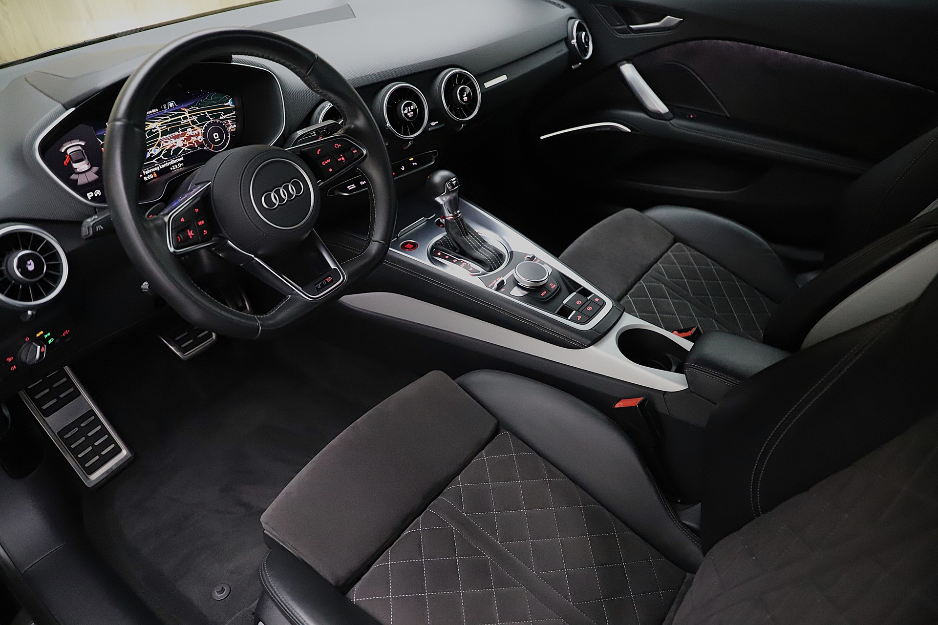AUDI TTS Roadster 2.0 TFSI quattro S-tronic-image-6