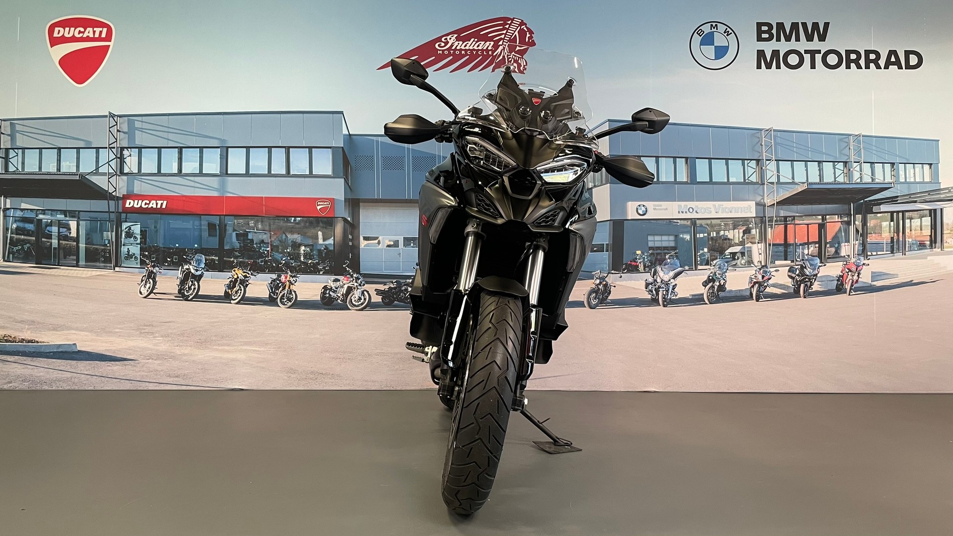 DUCATI Multistrada V4 S-showroom-element-1