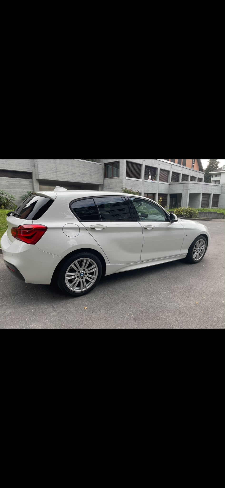 BMW 120d xDrive M Sport Steptronic-image-1