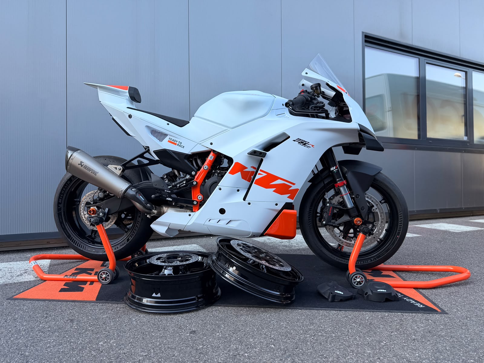 KTM 990 RC R Track-image-0