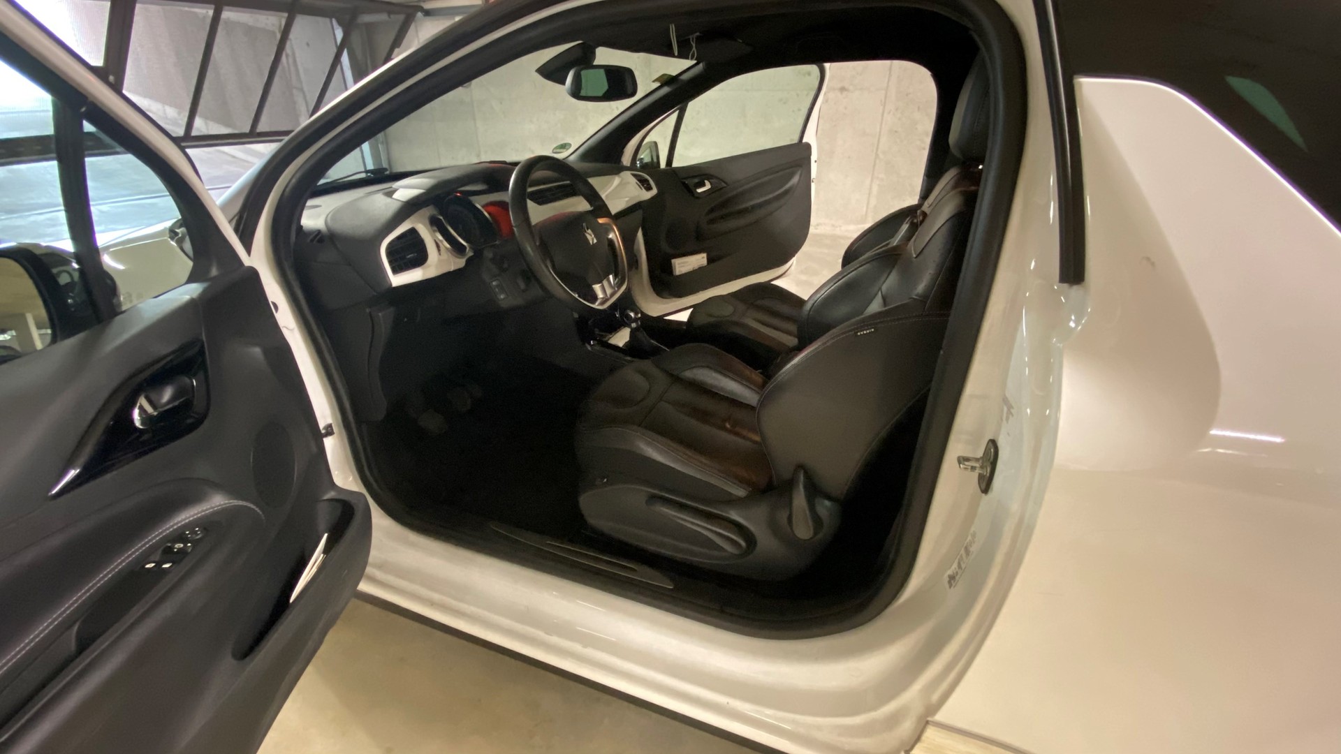 DS AUTOMOBILES DS3 1.6 VTi SO Chic-image-9