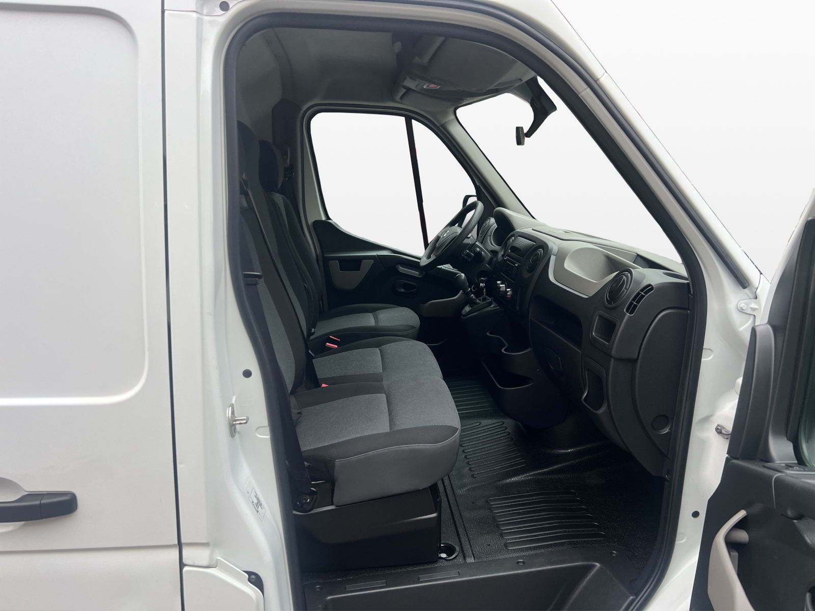 NISSAN NV400 F35.17 L2H2 FWD Comfort-image-14